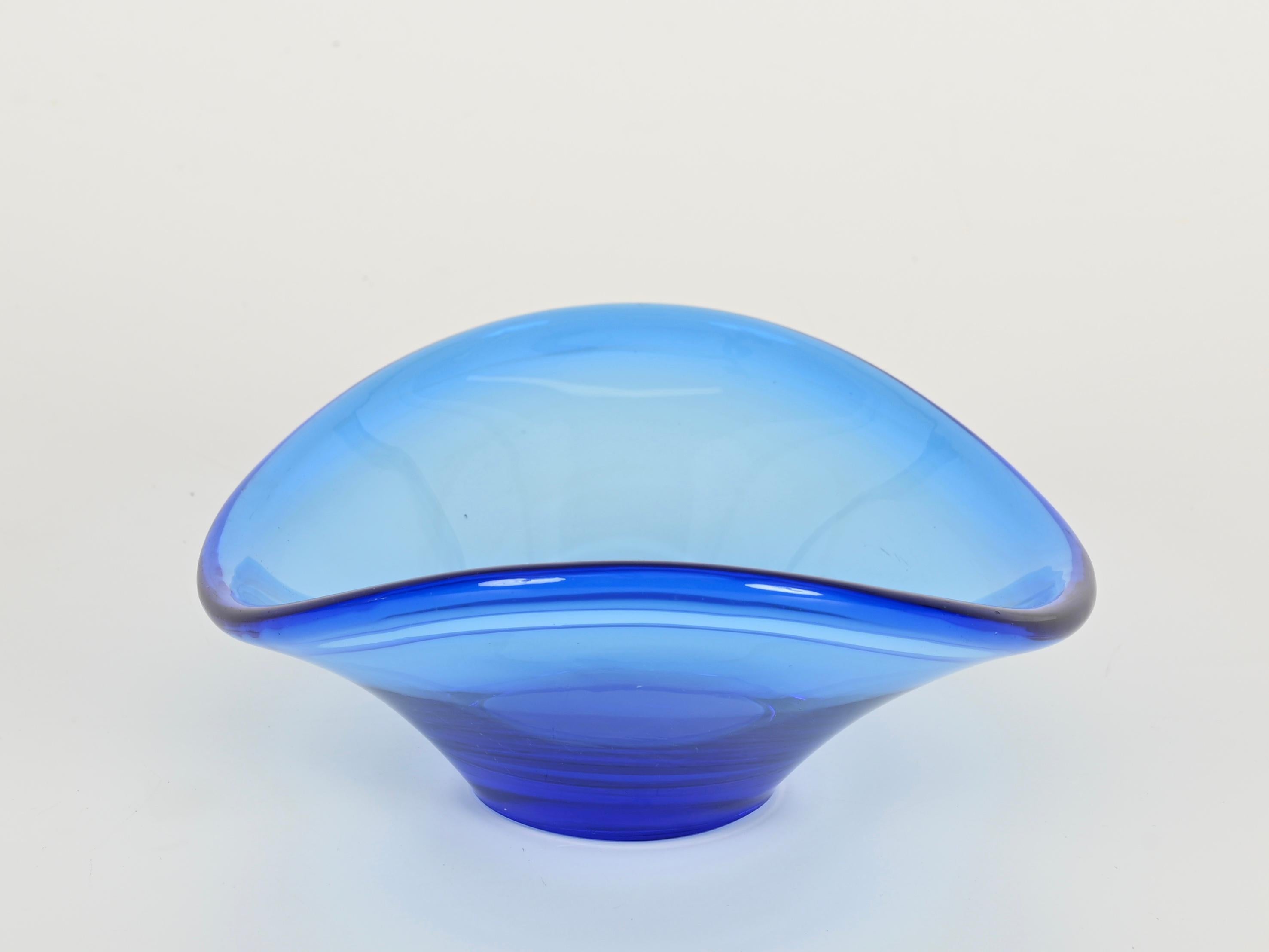 Cuenco o vaciabolsillos de cristal de Murano azul, estilo Fontana Arte, Italia Años 60 en venta 4