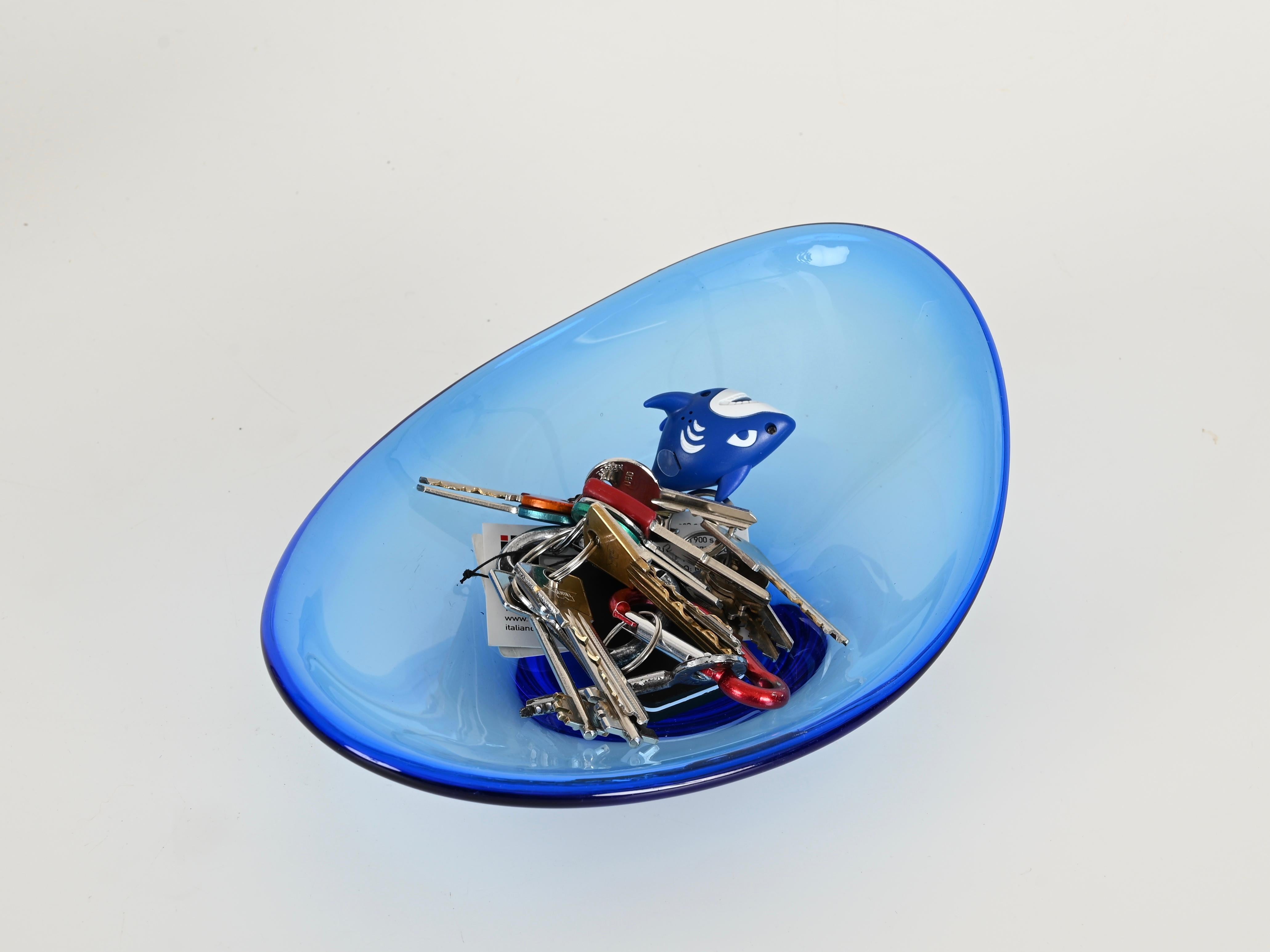 Cuenco o vaciabolsillos de cristal de Murano azul, estilo Fontana Arte, Italia Años 60 siglo XX en venta
