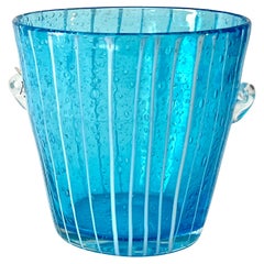 Cubitera de cristal de Murano azul con asas sopladas a mano