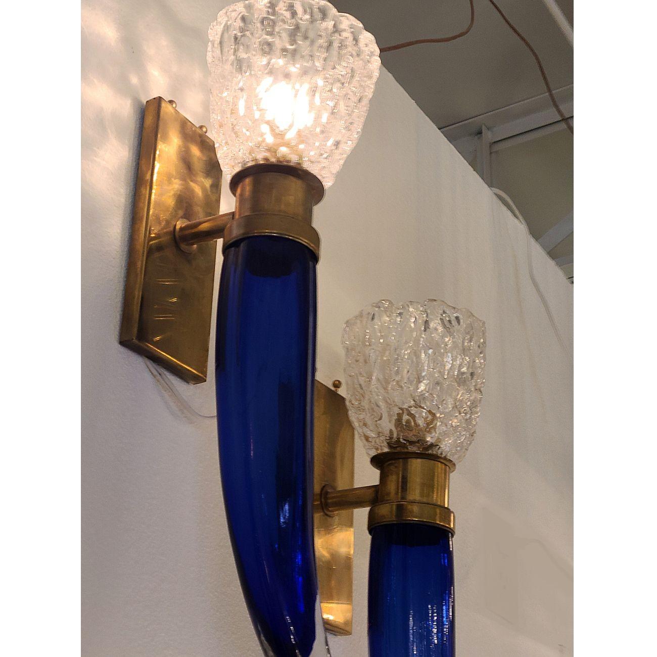 Apliques italianos de cristal de Murano azul - un par Latón en venta