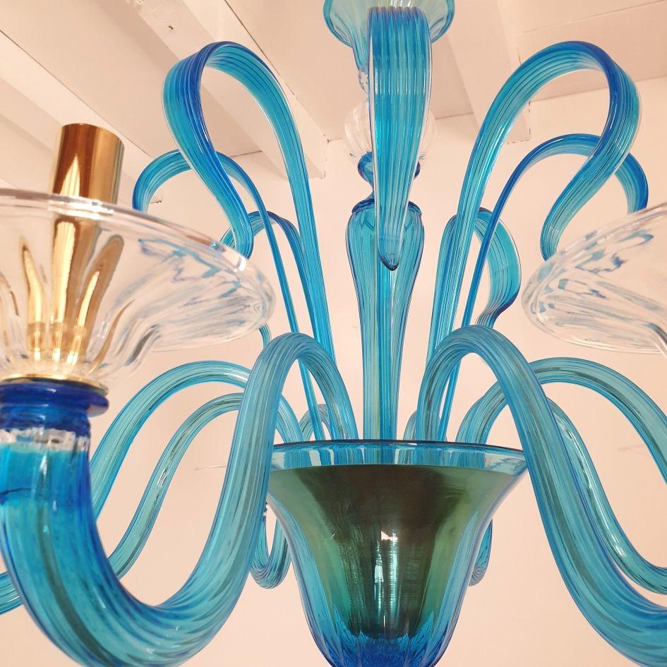 Placcato oro Lampadario neoclassico in vetro di Murano blu in vendita