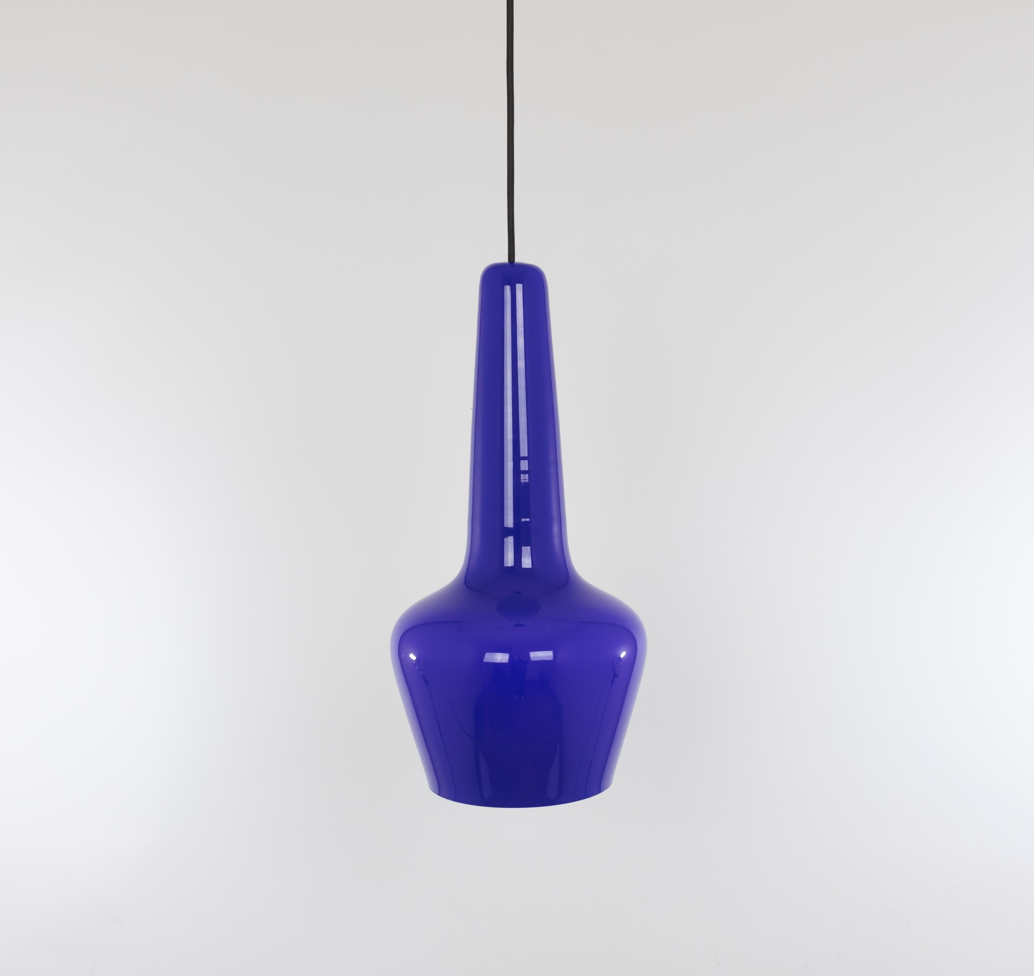 Colgante de cristal de Murano azul, años 60 en Bueno estado para la venta en Rotterdam, NL