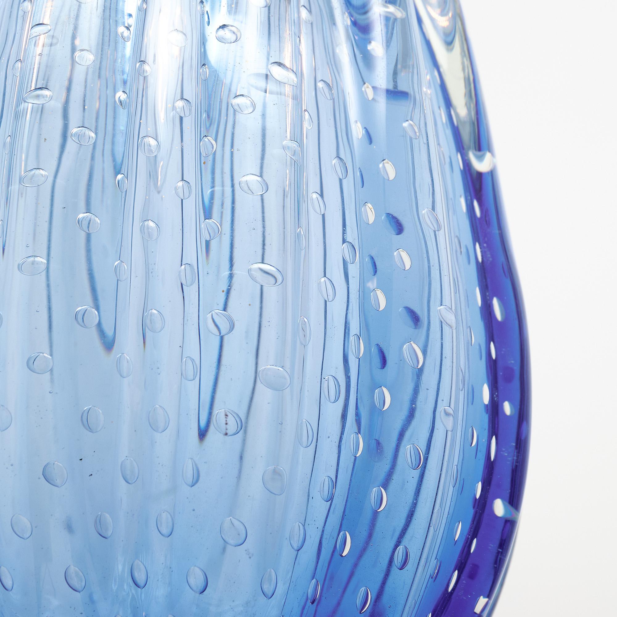 Inizio XX secolo Ciondolo in vetro di Murano blu in vendita