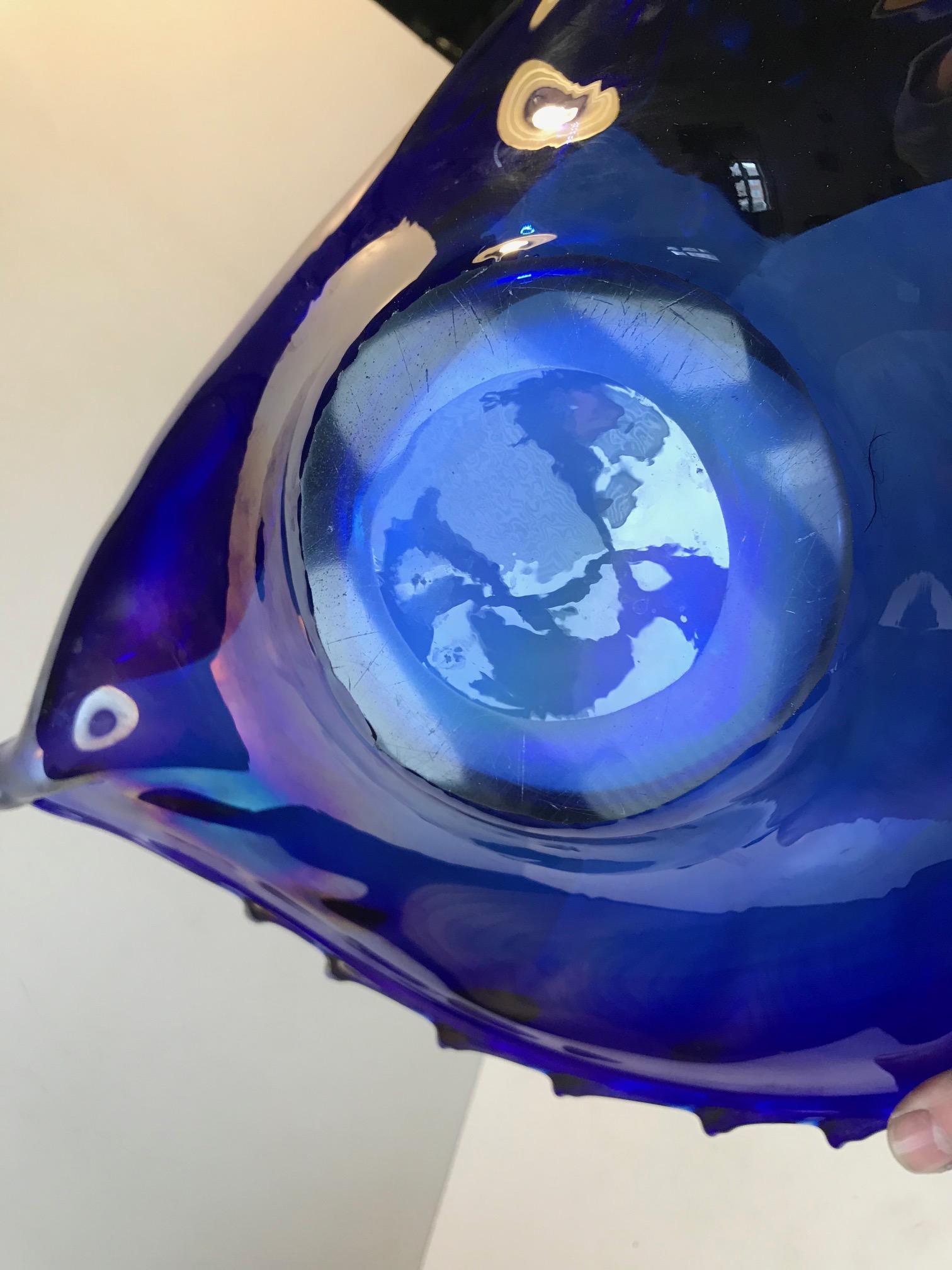 Blue Murano Glass Sea Shell Shaped Bowl, Italy, circa 1960 2