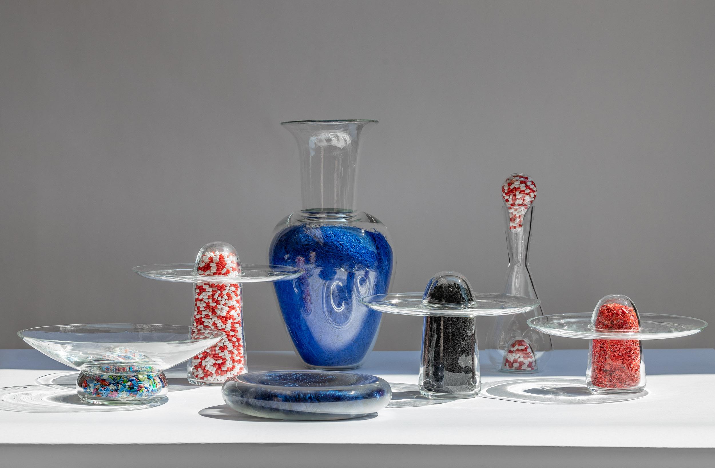 Vase aus blauem Muranoglas, Veleni von L+W, 2022, limitierte Auflage Sammlerstücke (Italienisch) im Angebot