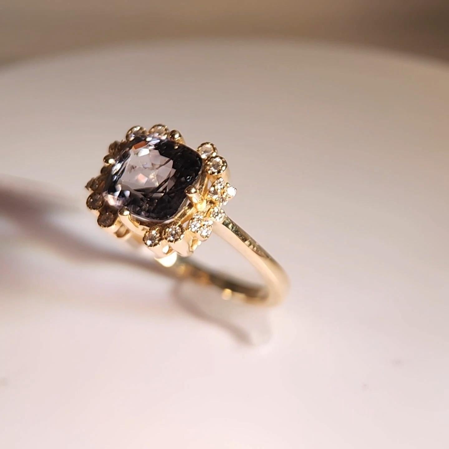 Blue Natural color change Spinel Gemstones  Ring 14 Karat Gold. For Sale 7
