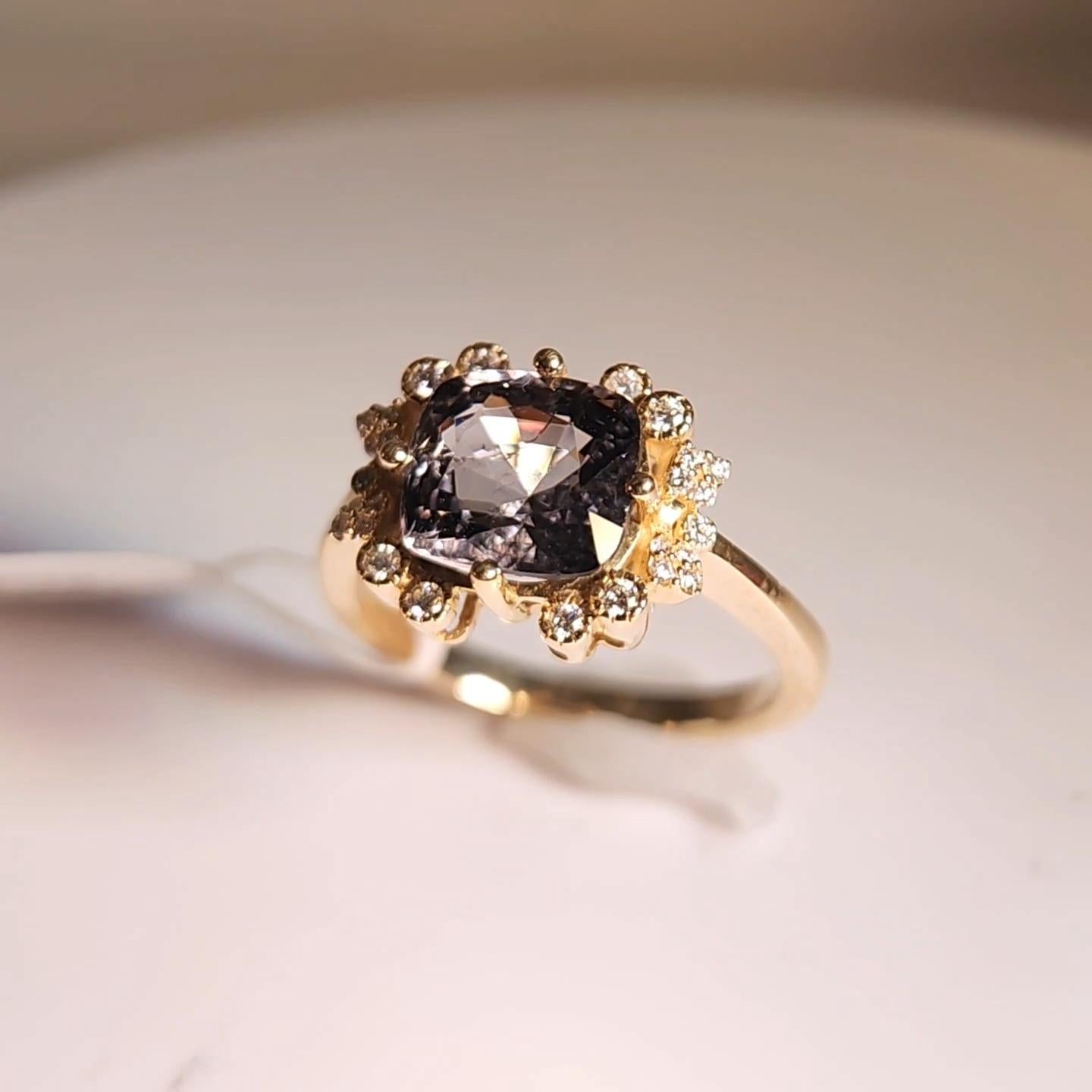 Blue Natural color change Spinel Gemstones  Ring 14 Karat Gold. For Sale 8