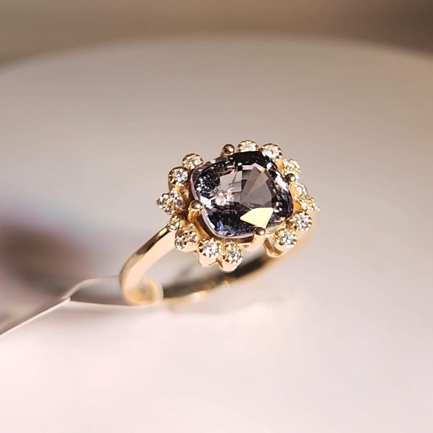 Blue Natural color change Spinel Gemstones  Ring 14 Karat Gold. For Sale 9