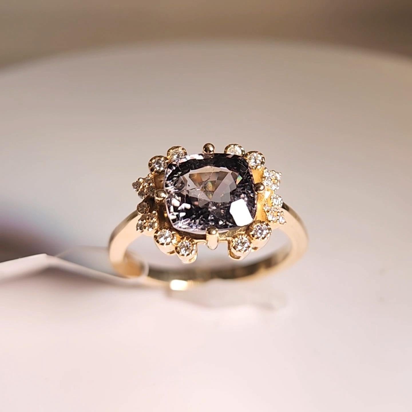 Blue Natural color change Spinel Gemstones  Ring 14 Karat Gold. For Sale 11