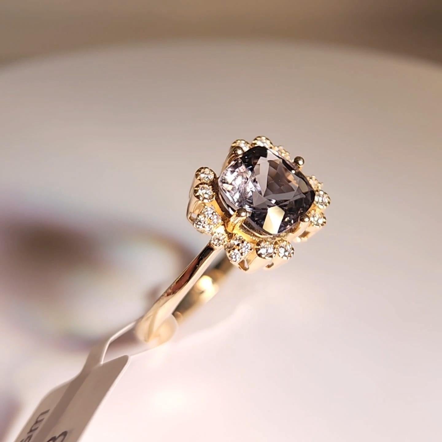 Blue Natural color change Spinel Gemstones  Ring 14 Karat Gold. For Sale 12