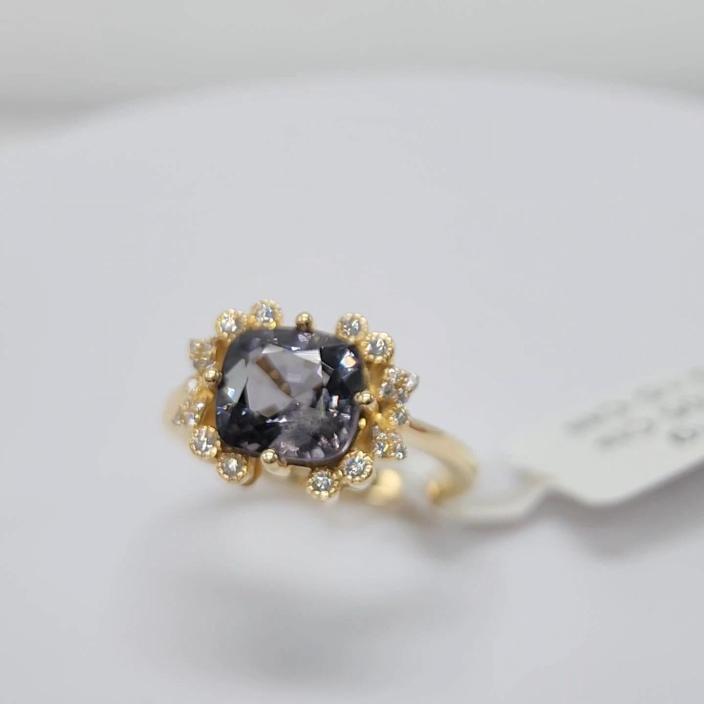 Blue Natural color change Spinel Gemstones  Ring 14 Karat Gold. For Sale 3