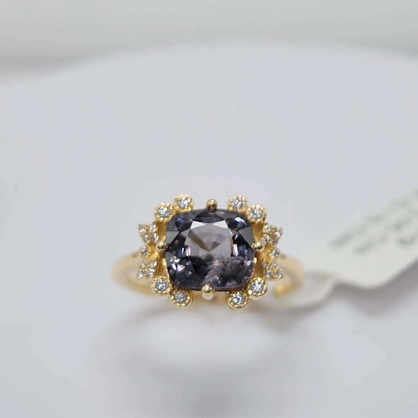 Blue Natural color change Spinel Gemstones  Ring 14 Karat Gold. For Sale 4
