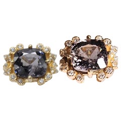Pierres précieuses spinelles bleues à changement de couleur naturelle  Bague en or 14 carats.