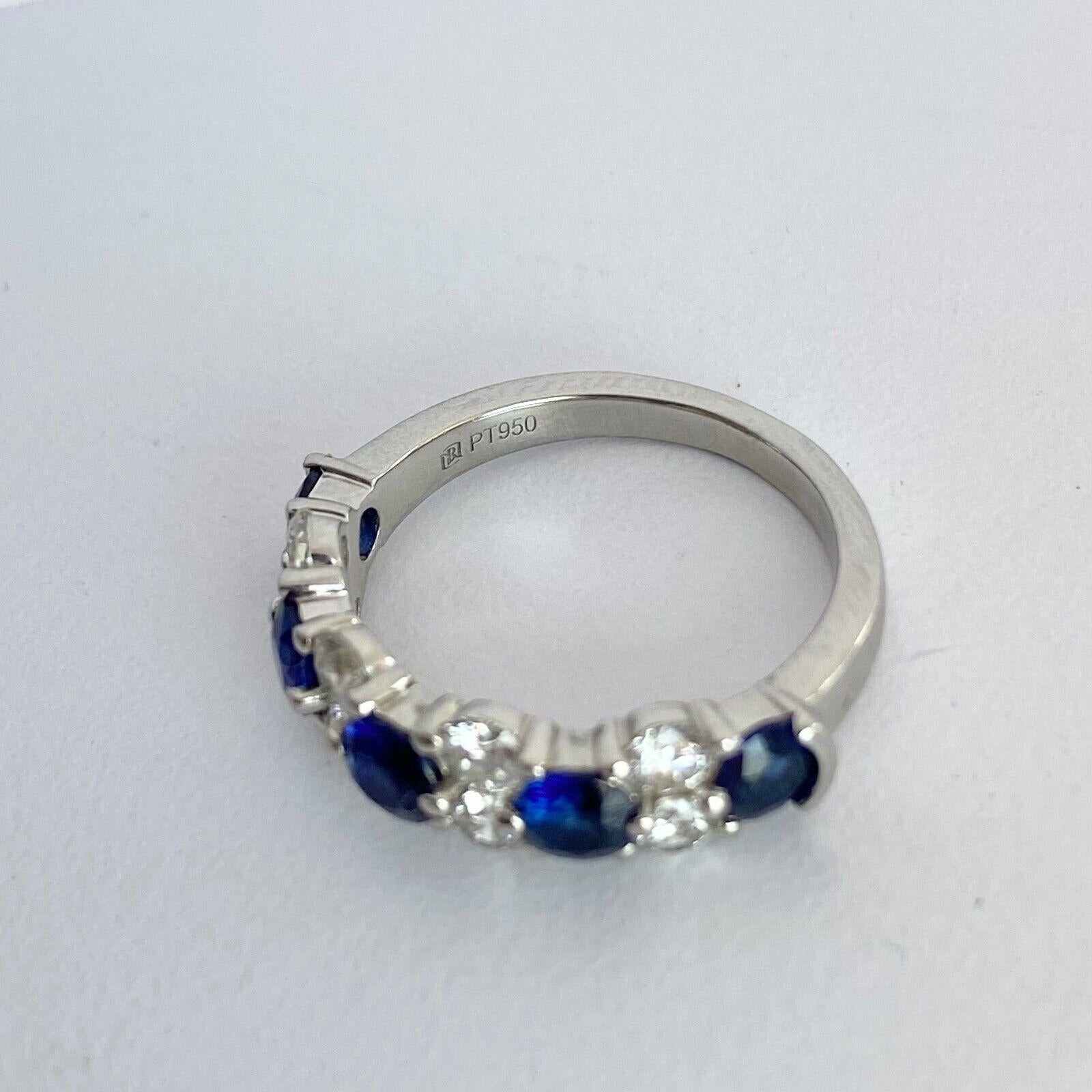 Ring aus Platin mit blauem Nile-Saphir und Diamant (Rundschliff) im Angebot