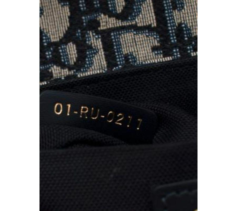 Blue Oblique 30 Montaigne Box Bag For Sale 2