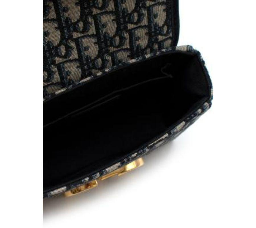 Blue Oblique 30 Montaigne Box Bag For Sale 1