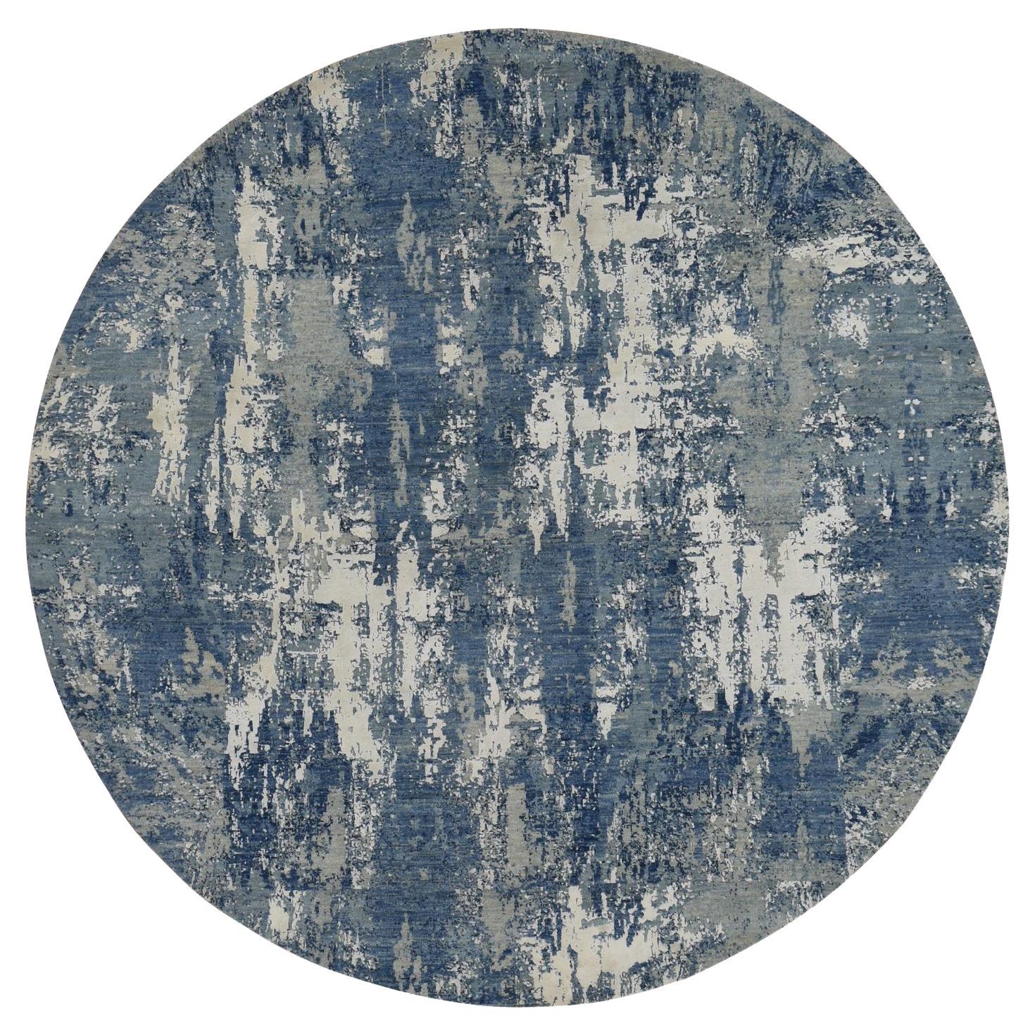 Tappeto rotondo blu con design astratto in lana e seta annodato a mano 8'1" x 8'1"