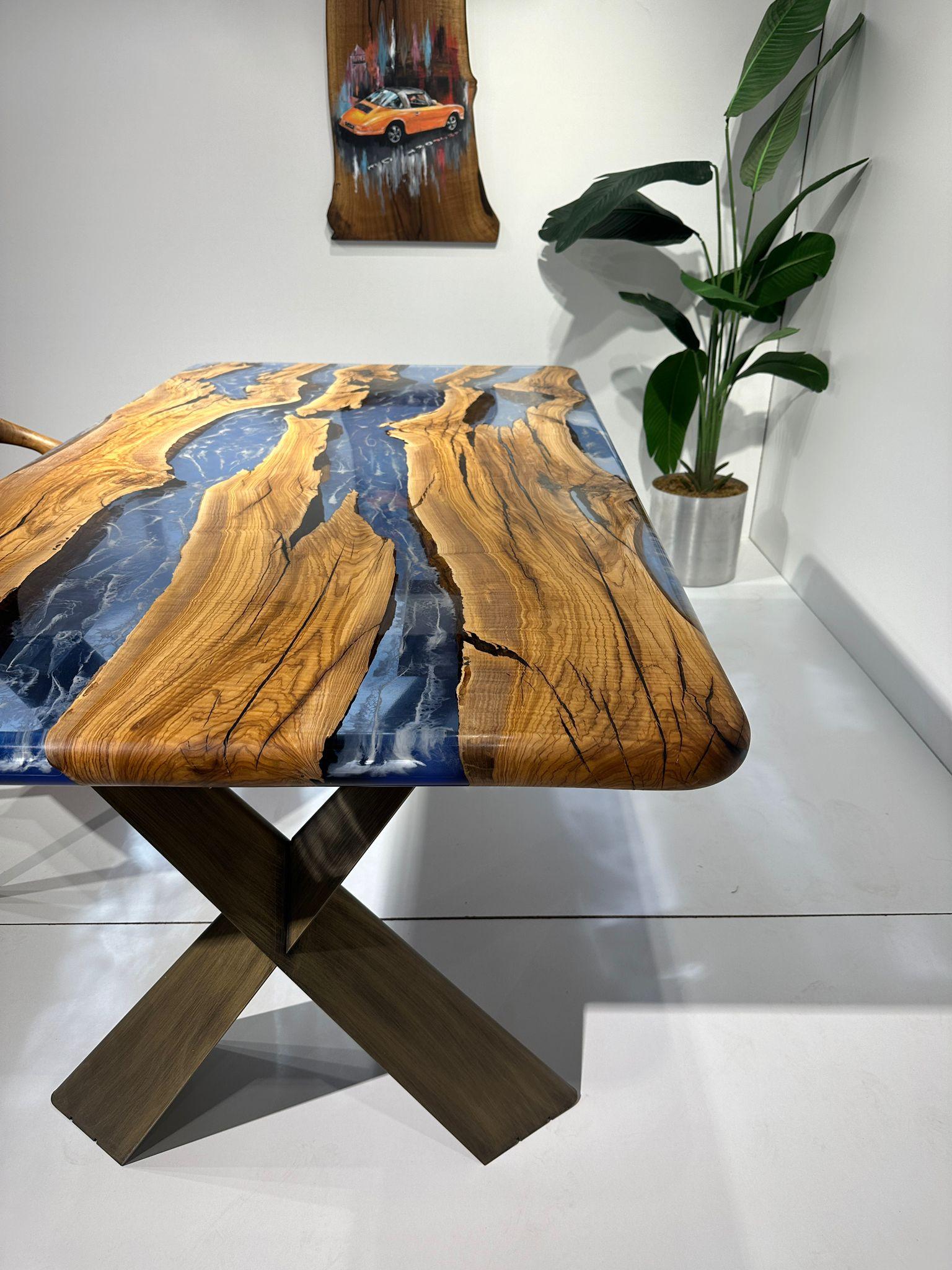 Tavolo da pranzo in resina epossidica Blue Oliver - Tavolo da pranzo - Tavolo Wood personalizzato in vendita 3