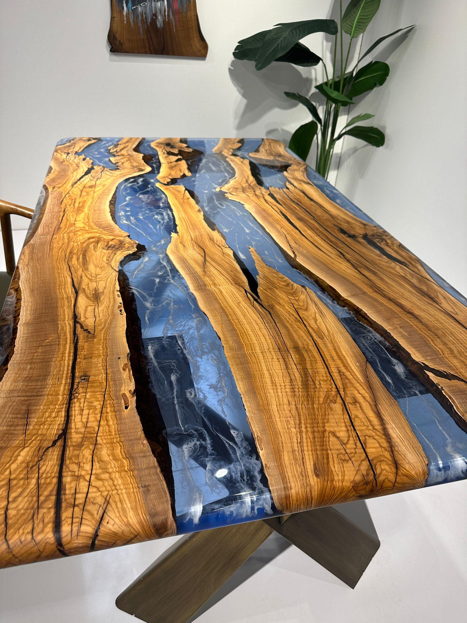 XXI secolo e contemporaneo Tavolo da pranzo in resina epossidica Blue Oliver - Tavolo da pranzo - Tavolo Wood personalizzato in vendita