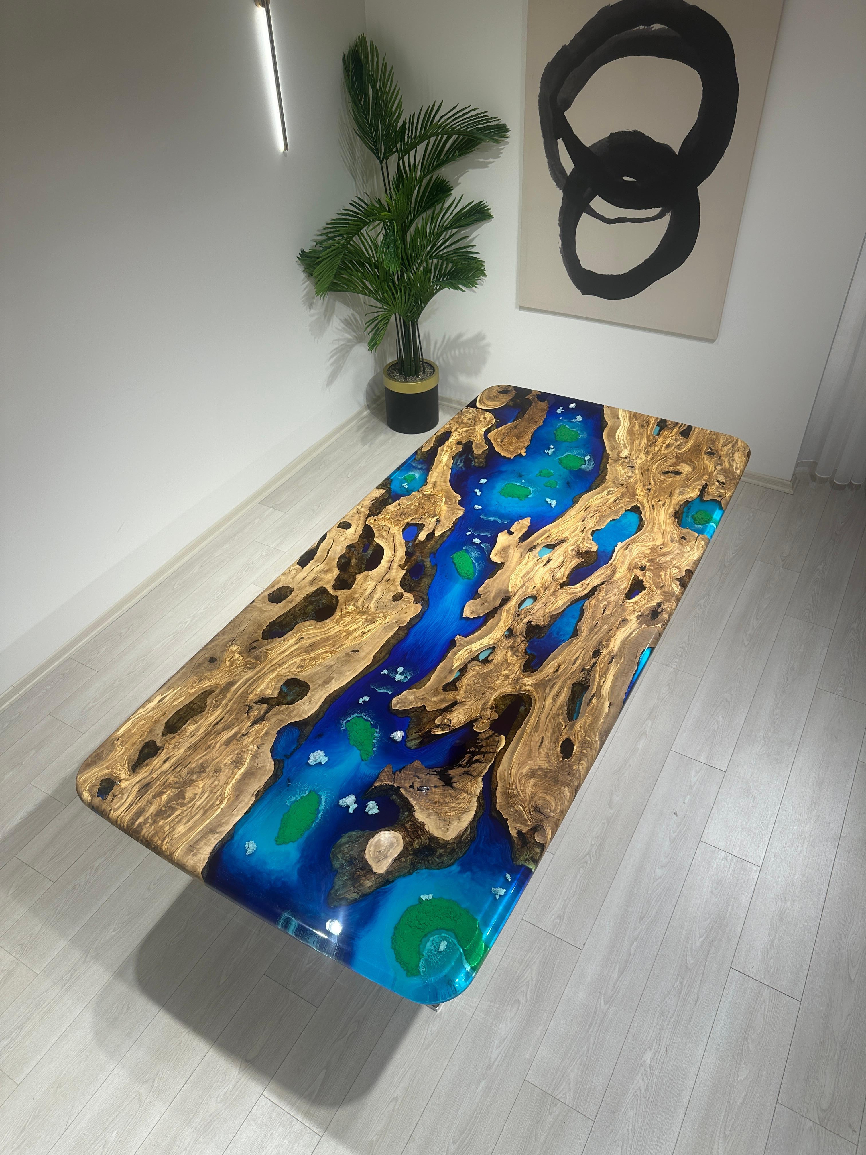 Turco Tavolo da pranzo in resina epossidica blu Oliver - Tavolo in resina personalizzato - Tavolo Wood in vendita