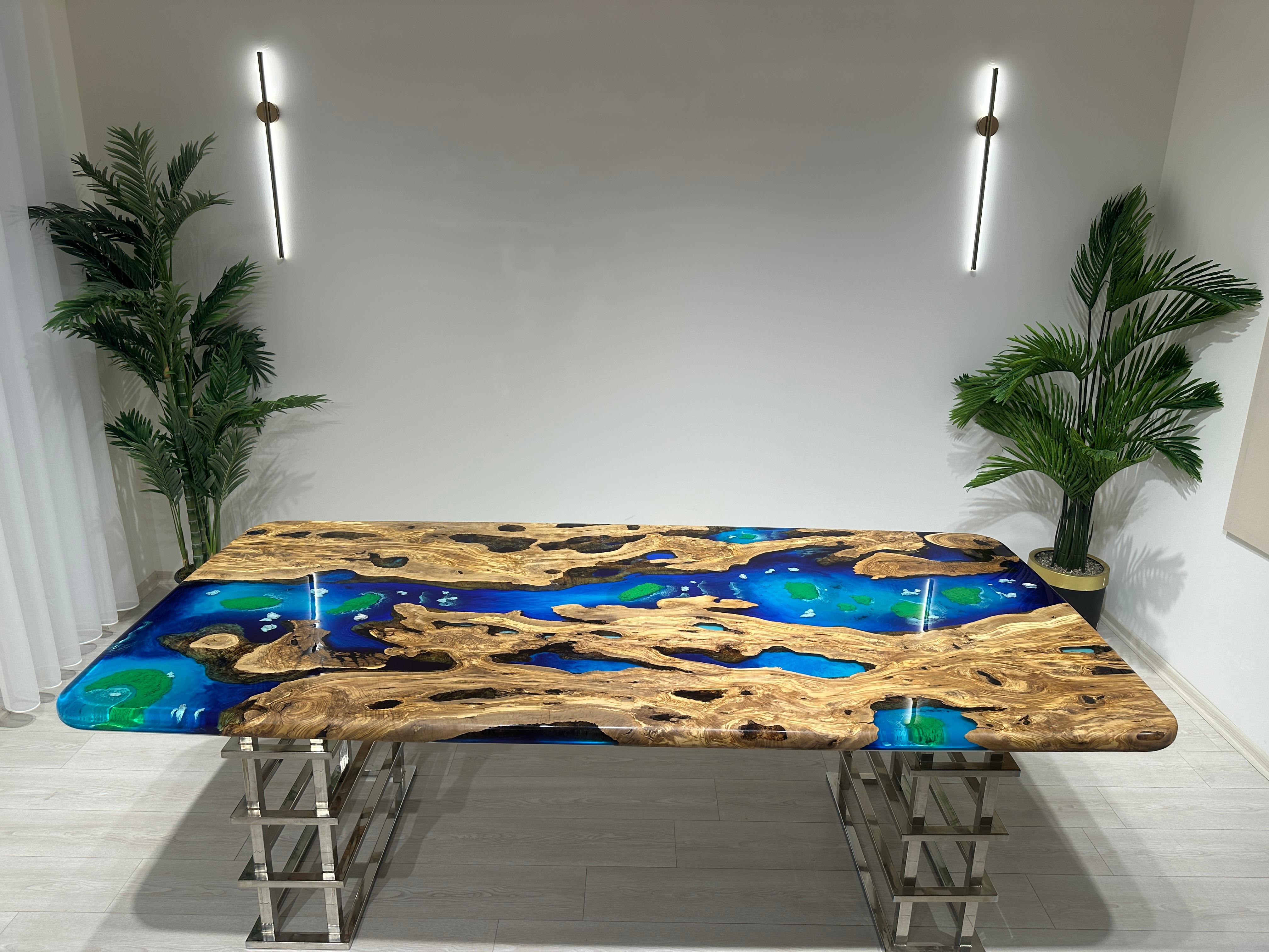 XXI secolo e contemporaneo Tavolo da pranzo in resina epossidica blu Oliver - Tavolo in resina personalizzato - Tavolo Wood in vendita