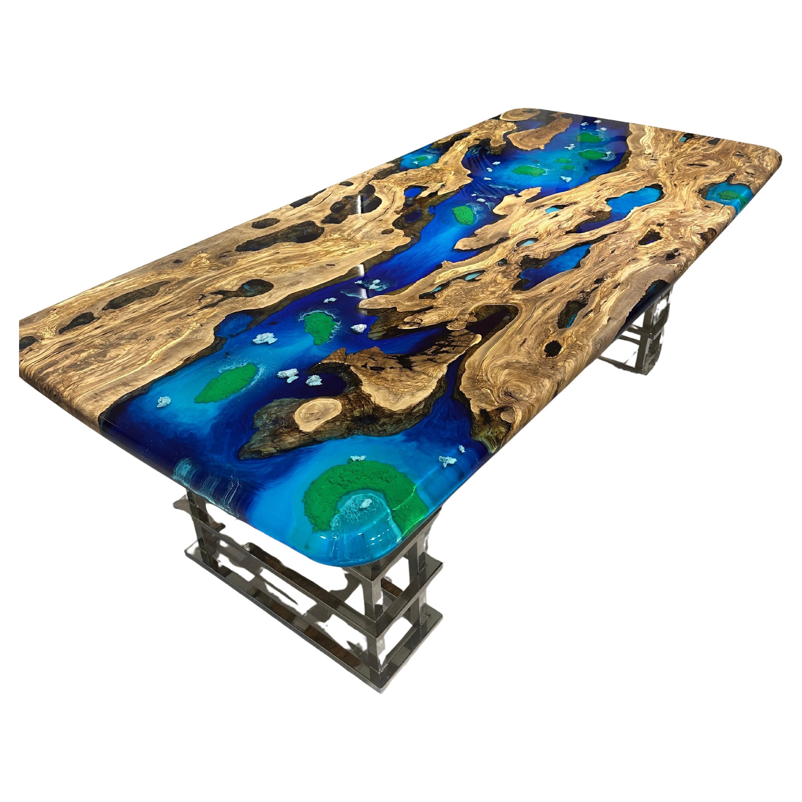 Tavolo da pranzo in resina epossidica blu Oliver - Tavolo in resina personalizzato - Tavolo Wood in vendita
