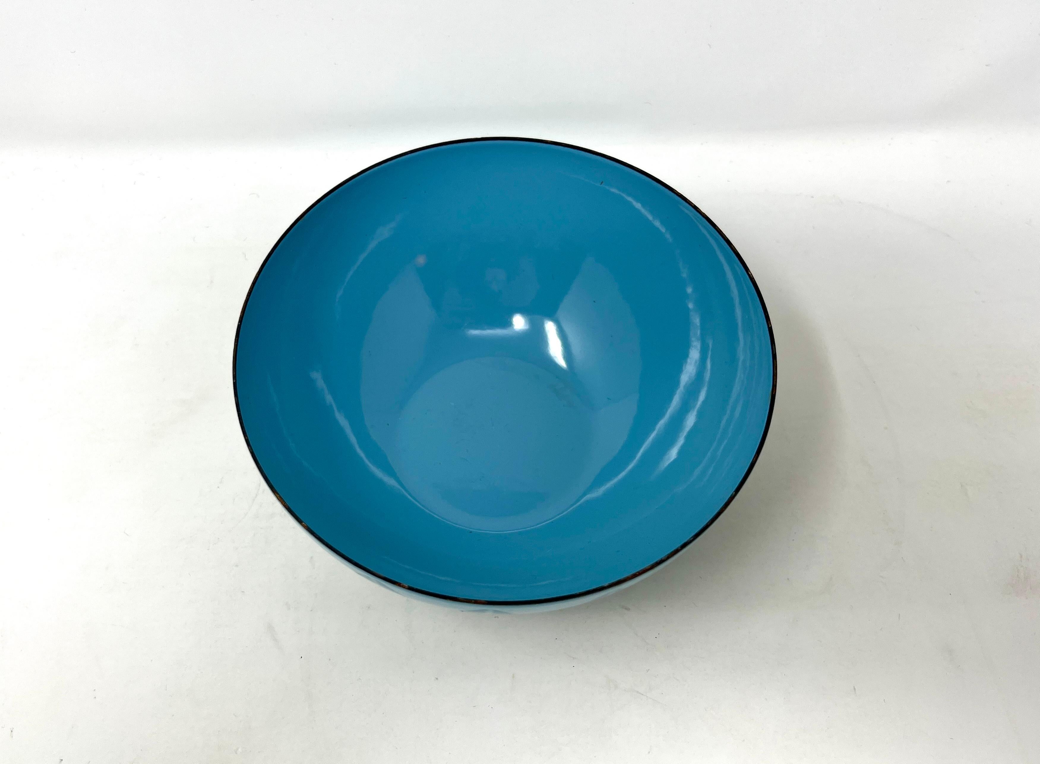 Tazón de esmalte azul sobre azul Cathrineholm Lotus, cocina moderna escandinava Noruego en venta