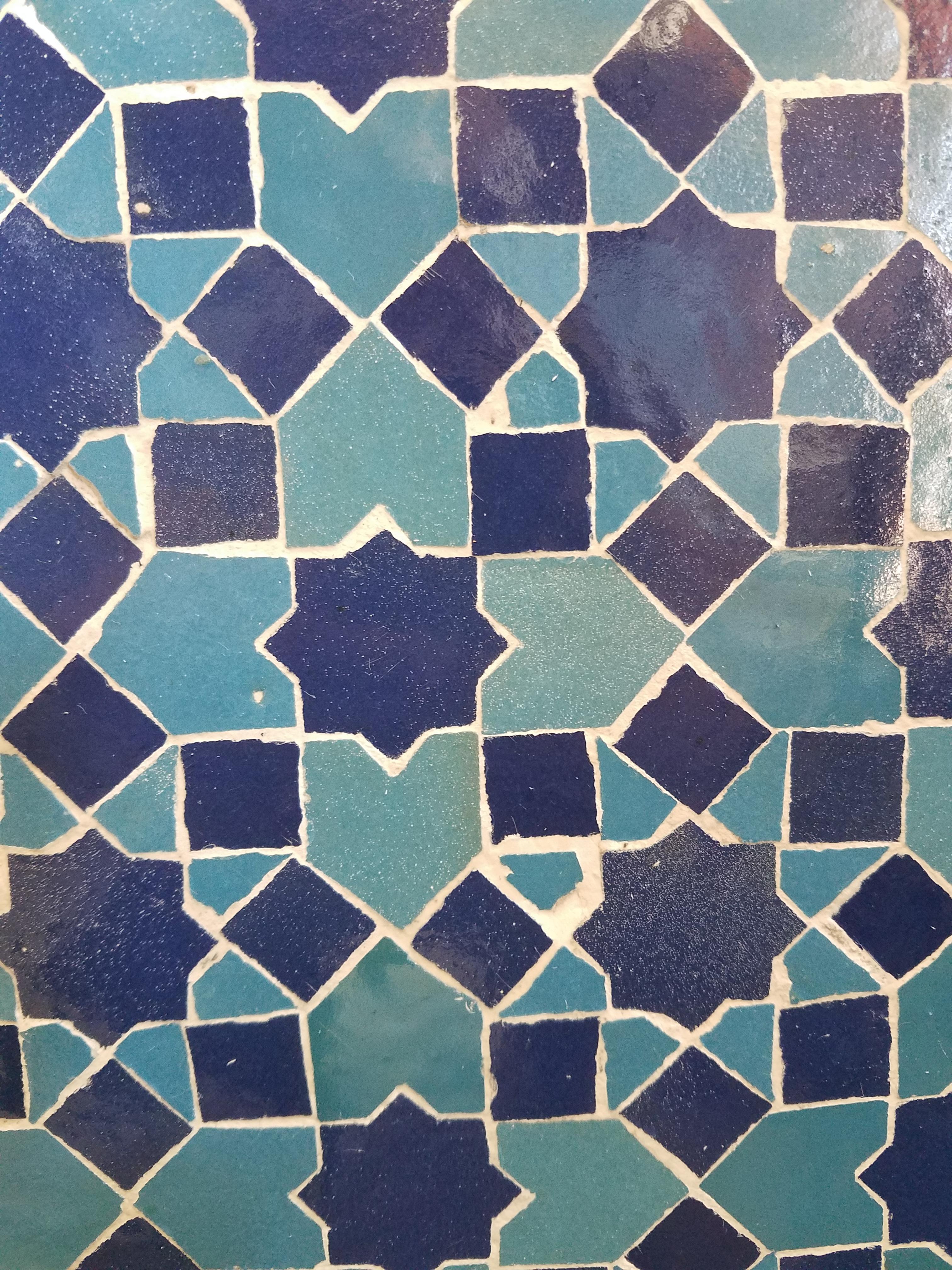Blue on Blue Moroccan Mosaic Tile Fountain In New Condition For Sale In Orlando, FL