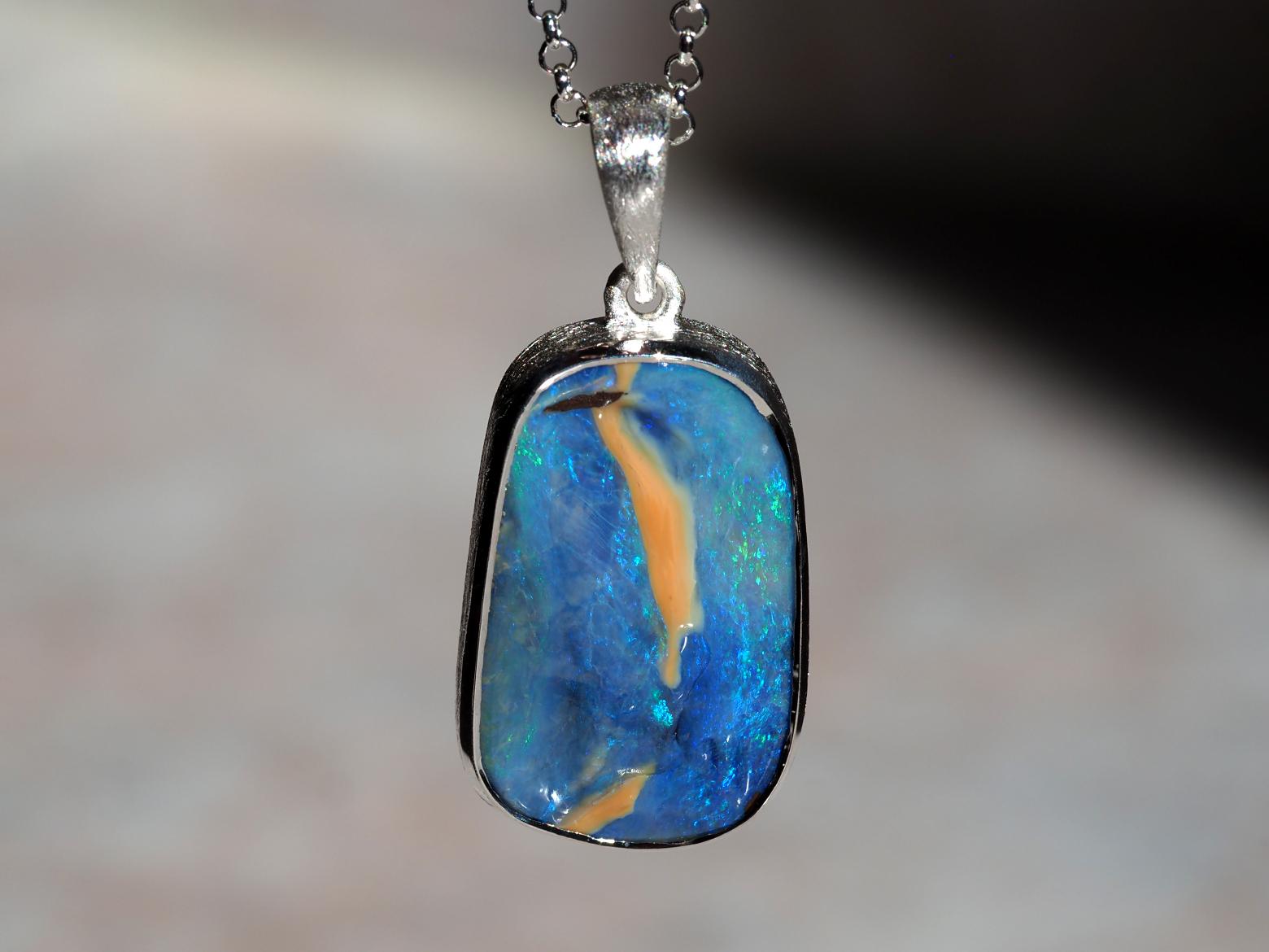 Blauer Opal Halskette 925 Sterling Silber Australischer Boulder Opal Anhänger im Angebot 3