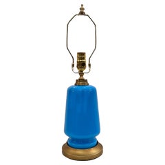 Lámpara de cristal opalino azul