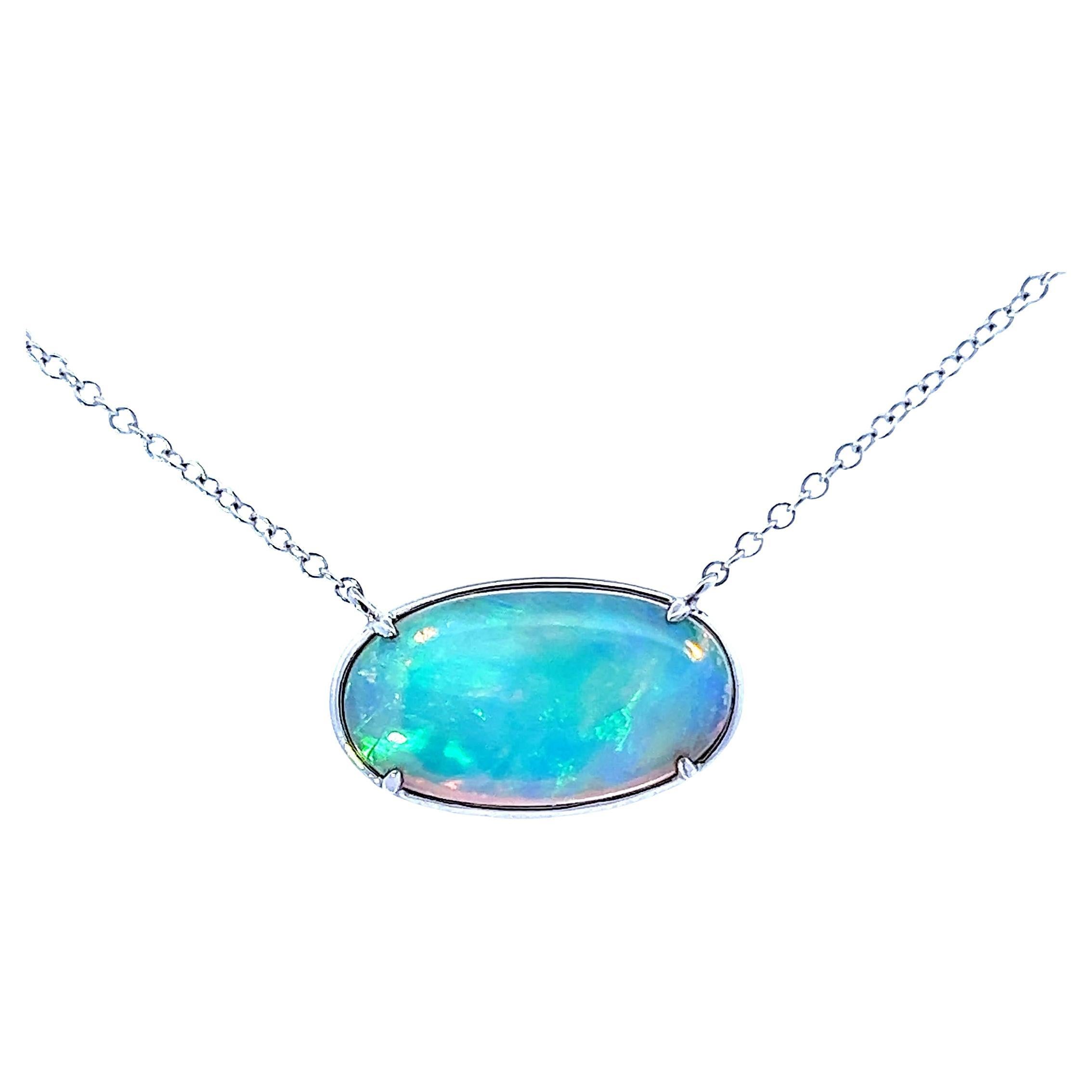 Collana con charme di opalite blu