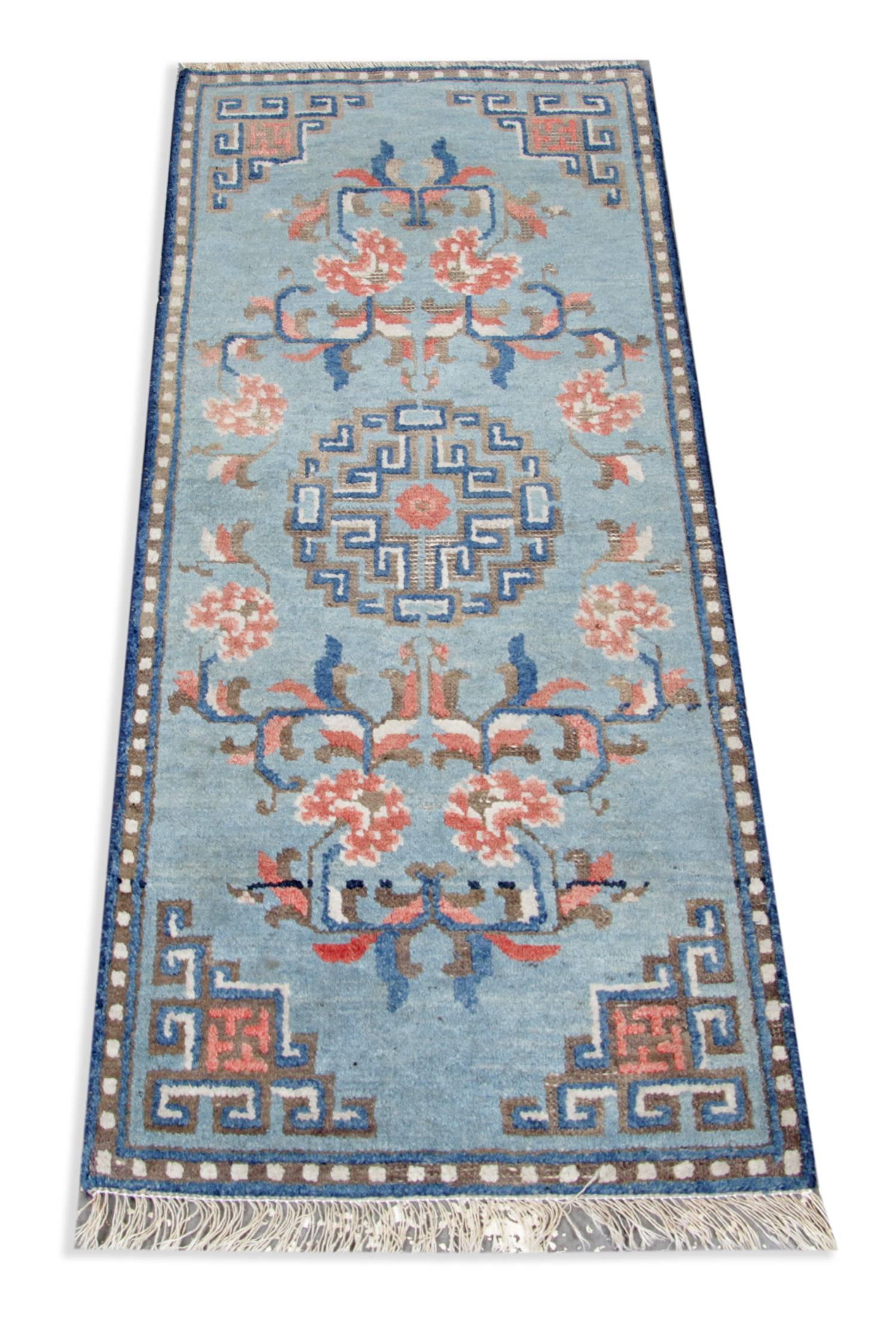 Oriental carpet antique Chinese rugs with a great color combination. These Chinese runner rugs are very beautifully patterned rugs made in China with hand-spun wool and cotton. a woven rug which has lots of attention in the rug store because of