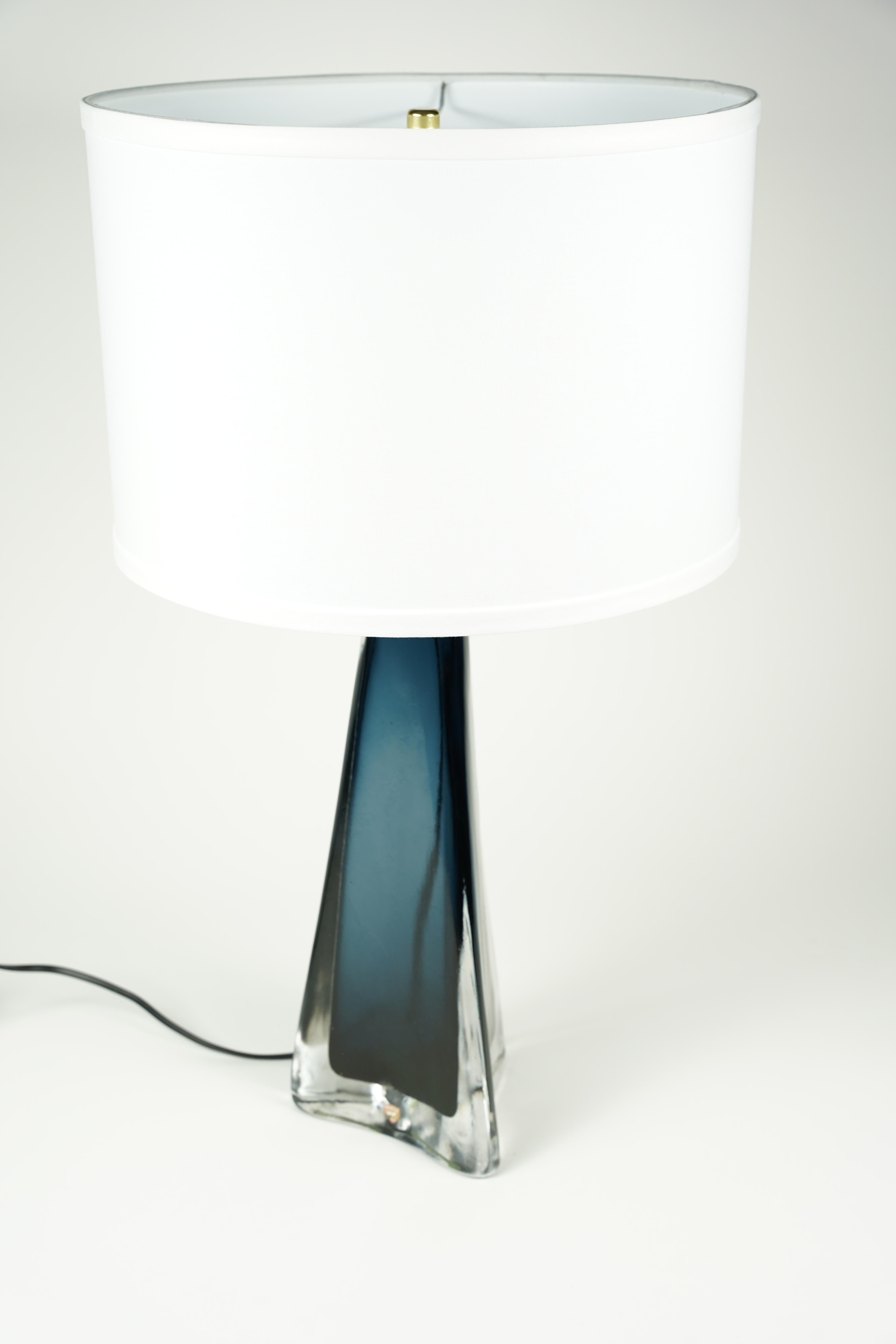 Lampe bleue d'Orrefors, Orrefors, Suède, 1960 Bon état - En vente à Bronx, NY