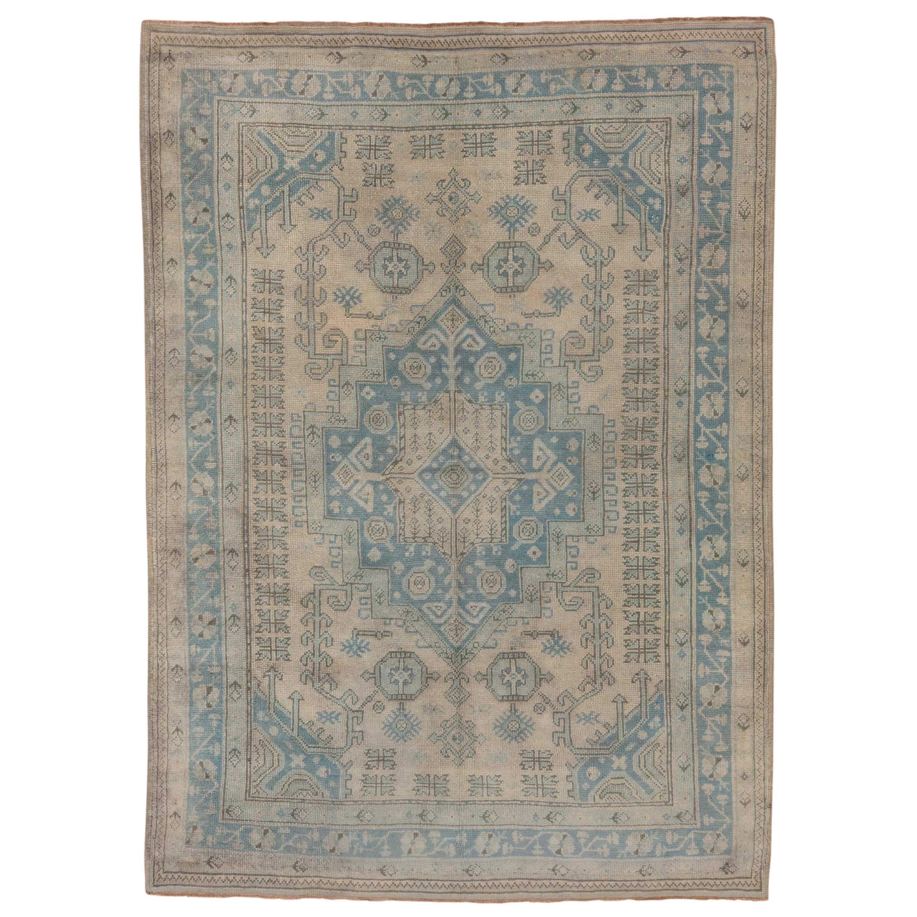 Blauer Oushak-Teppich, ca. 1910er Jahre im Angebot
