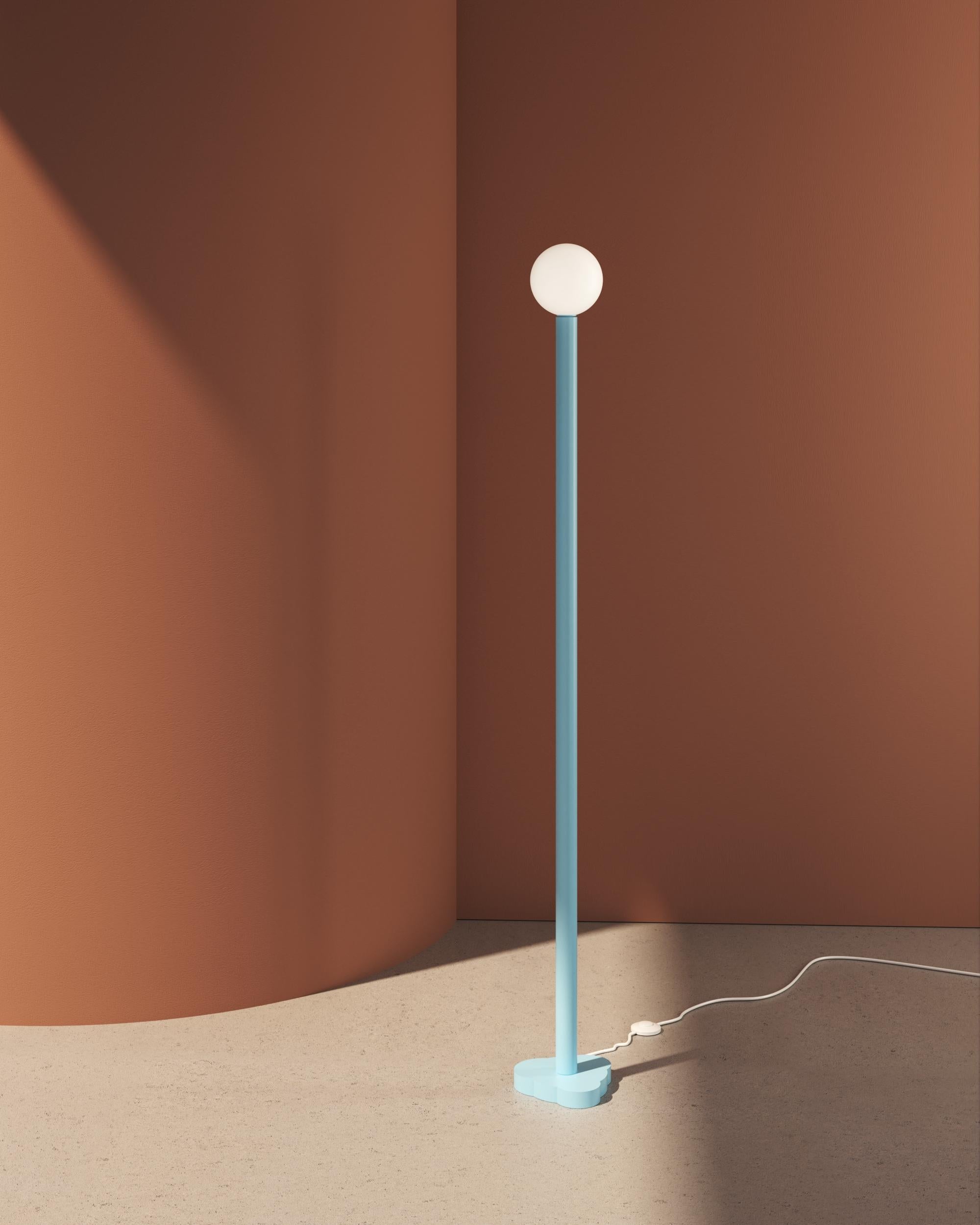 Lampe de sol découpée aux contours bleus par Atelier Areti Neuf - En vente à Geneve, CH