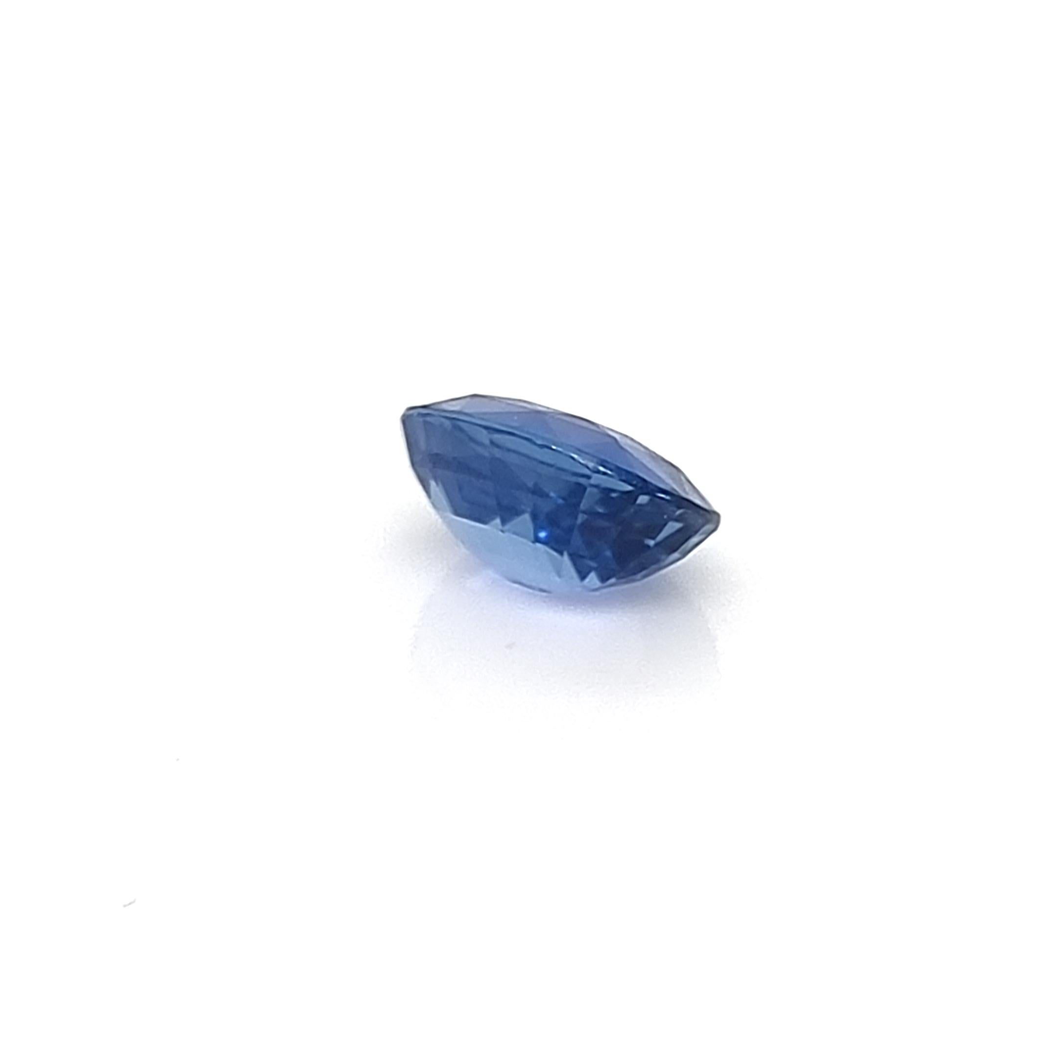 Blue Oval Sapphire Sri Lanka 5.18 TCW In New Condition For Sale In ประเวศ, TH