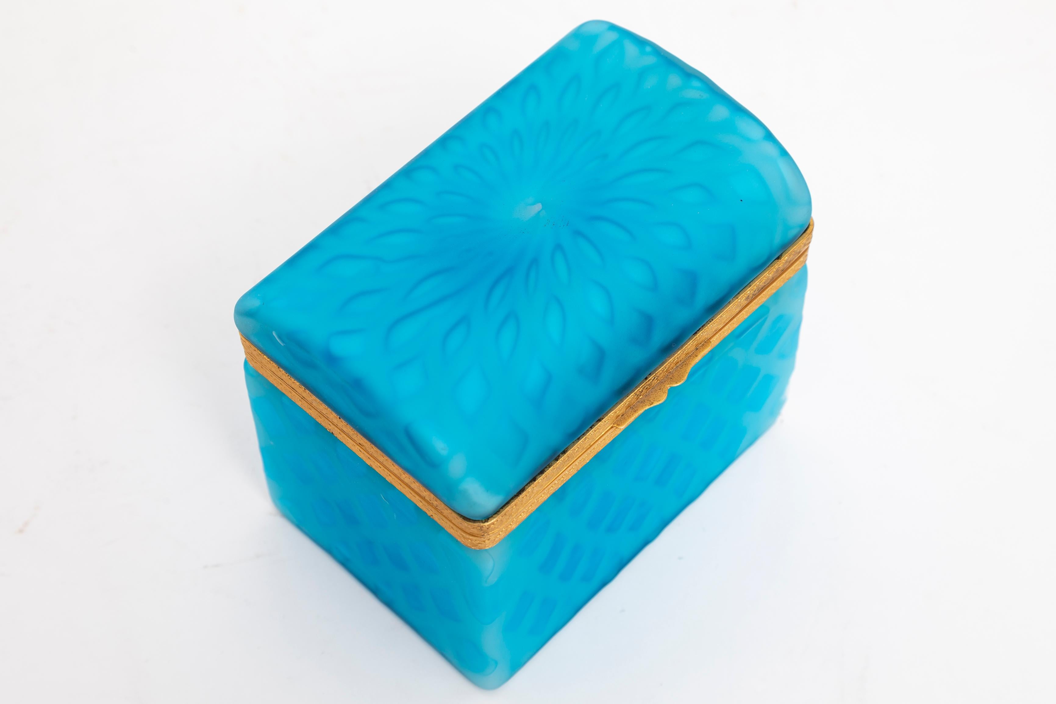 Blue over White Double Overlay Ormolu Mounted Cased Glass Rectangular Box For Sale 3