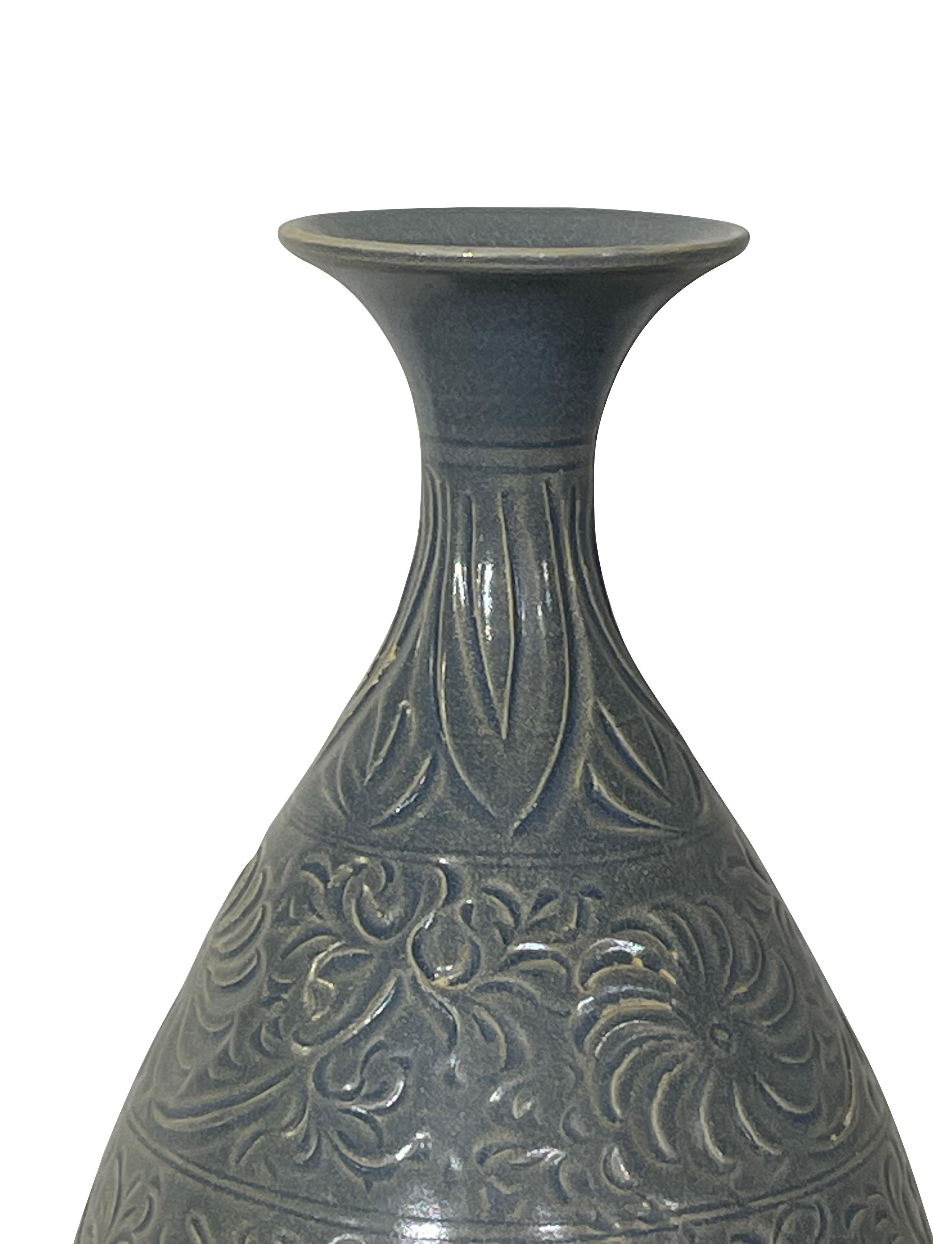 Jarrón con motivos de monos azules, China, Contemporáneo Chino en venta