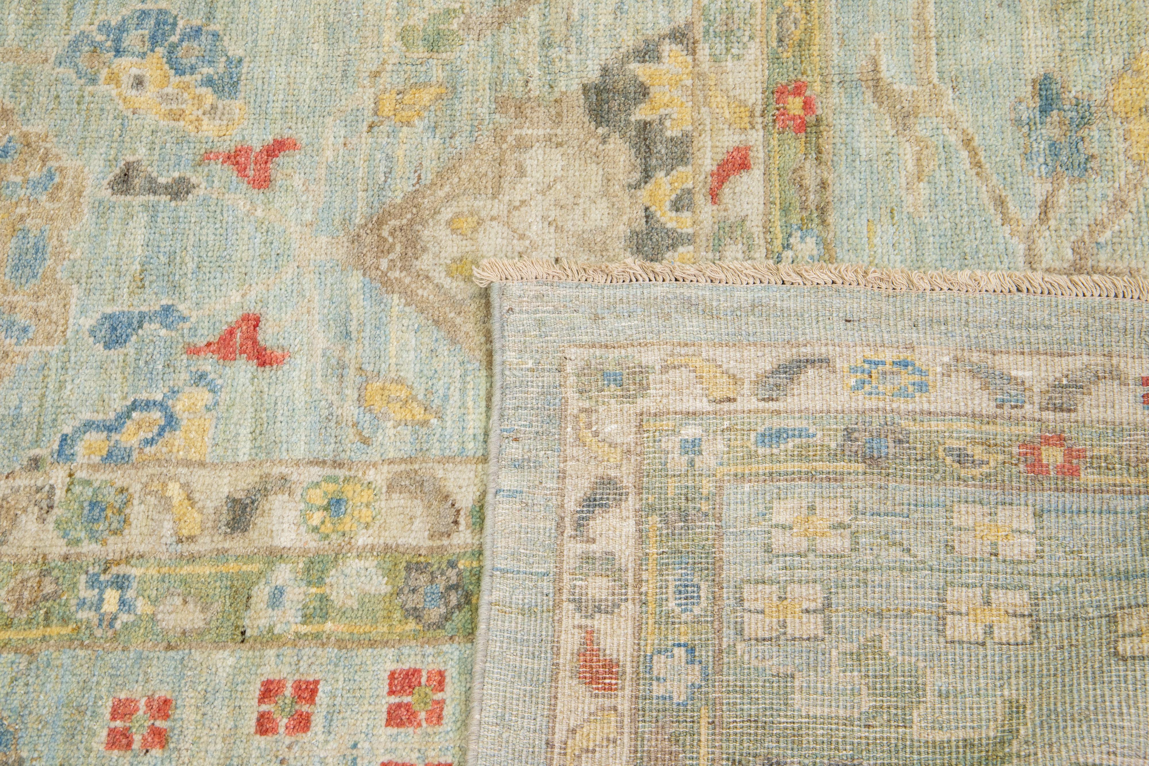 Blauer übergroßer Sultanabad-Wollteppich in Übergröße mit Blumenmotiv im Angebot 3