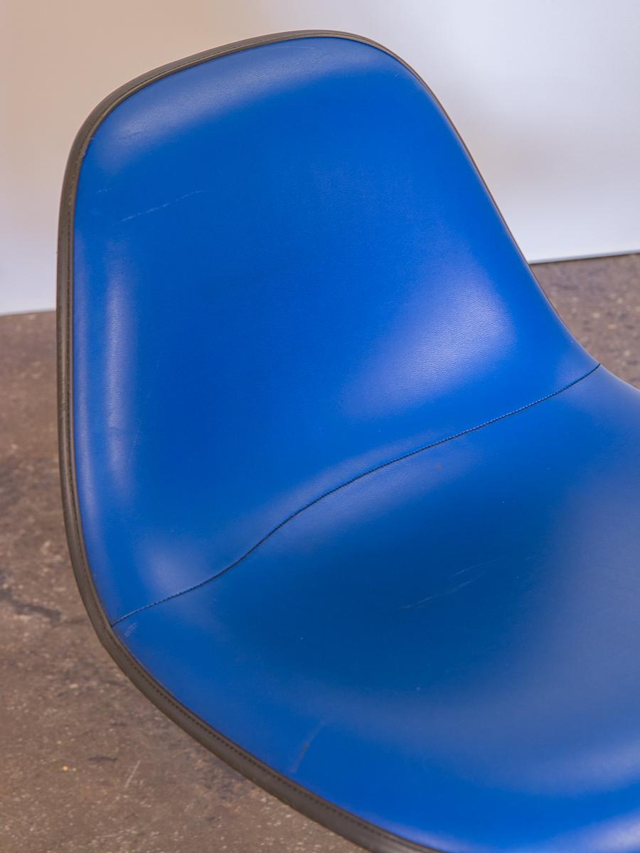 blue eames chair