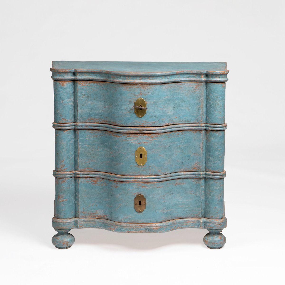 Cassettone barocco dipinto di blu in vendita