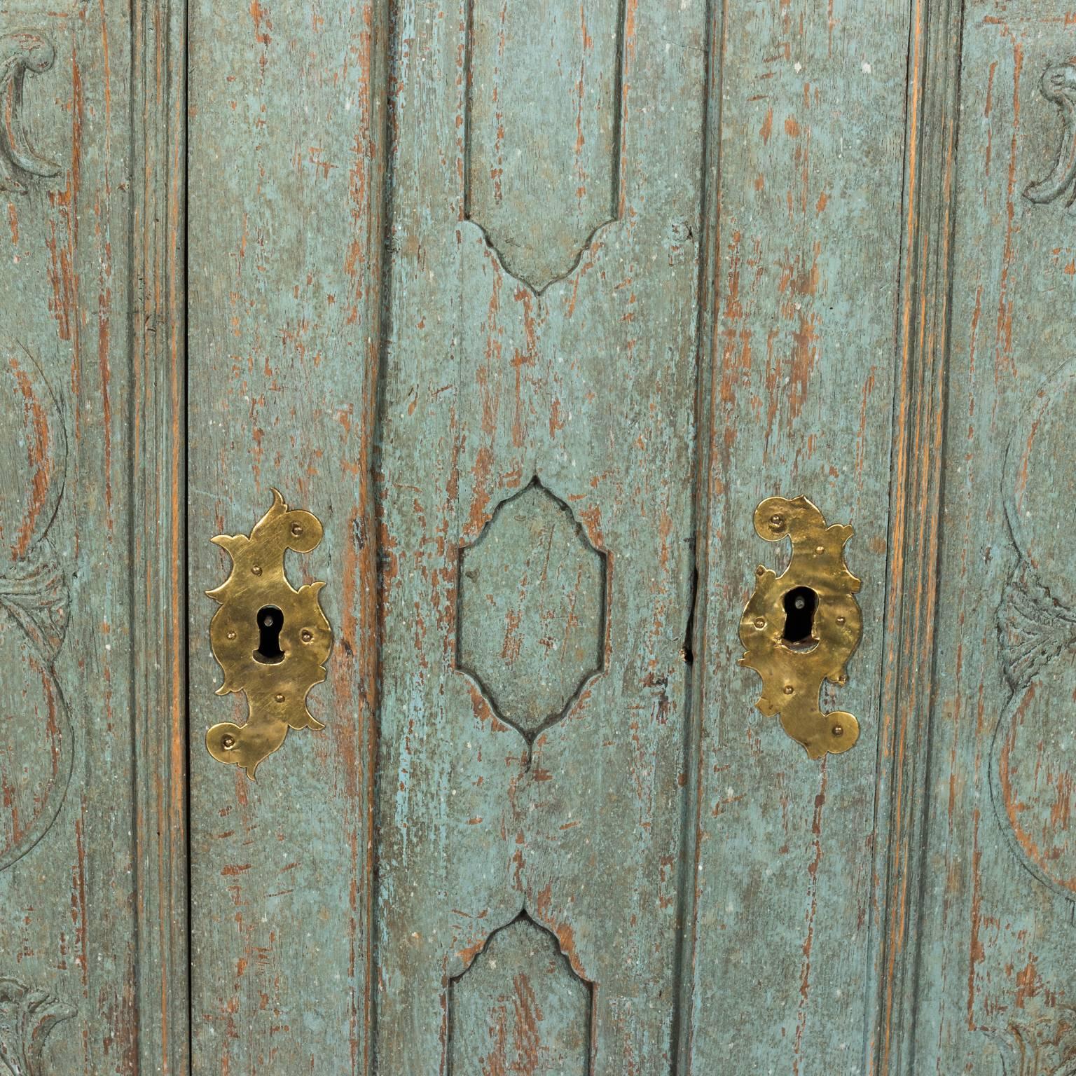 Blue Painted Baroque Display Cabinet For Sale 8