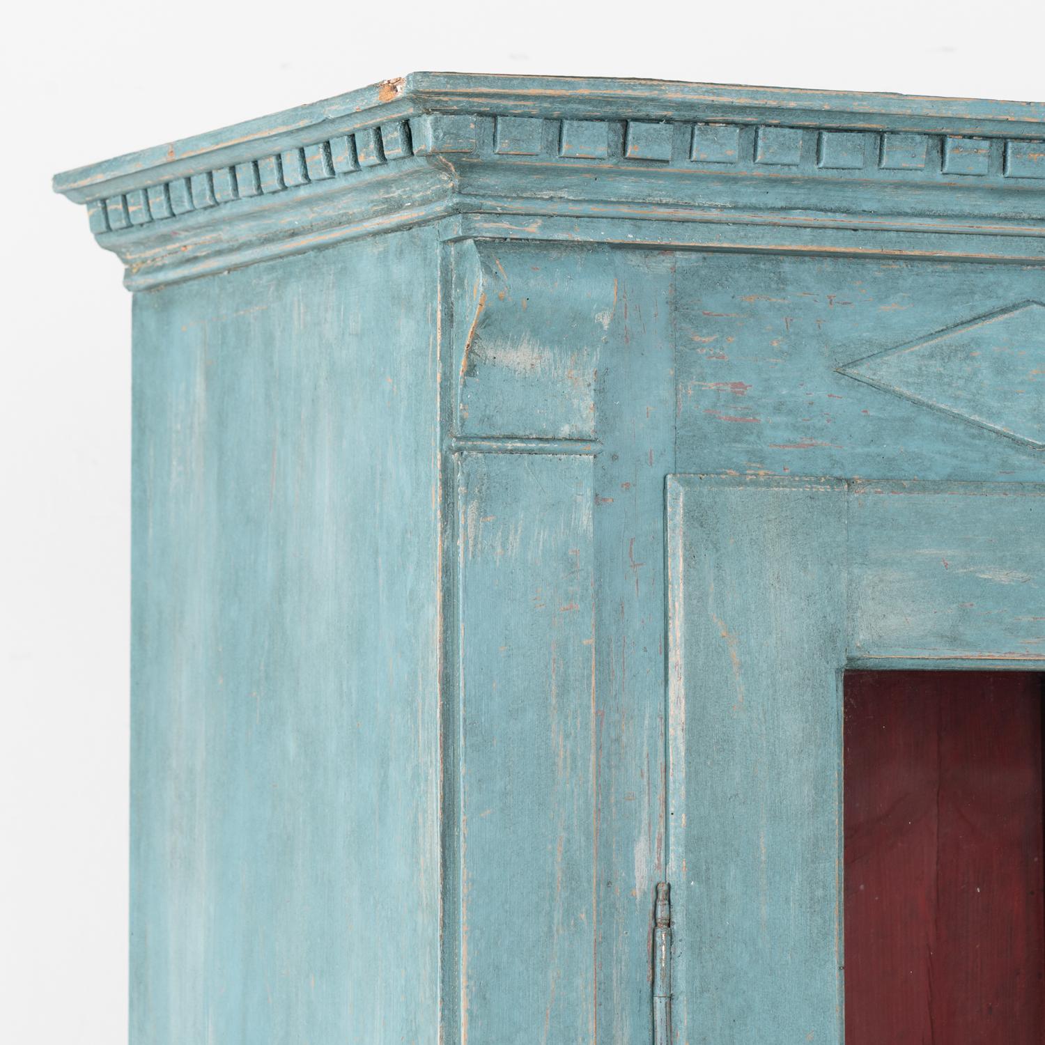 Vitrine bibliothèque peinte en bleu avec portes en verre, Danemark vers 1840 Bon état - En vente à Round Top, TX