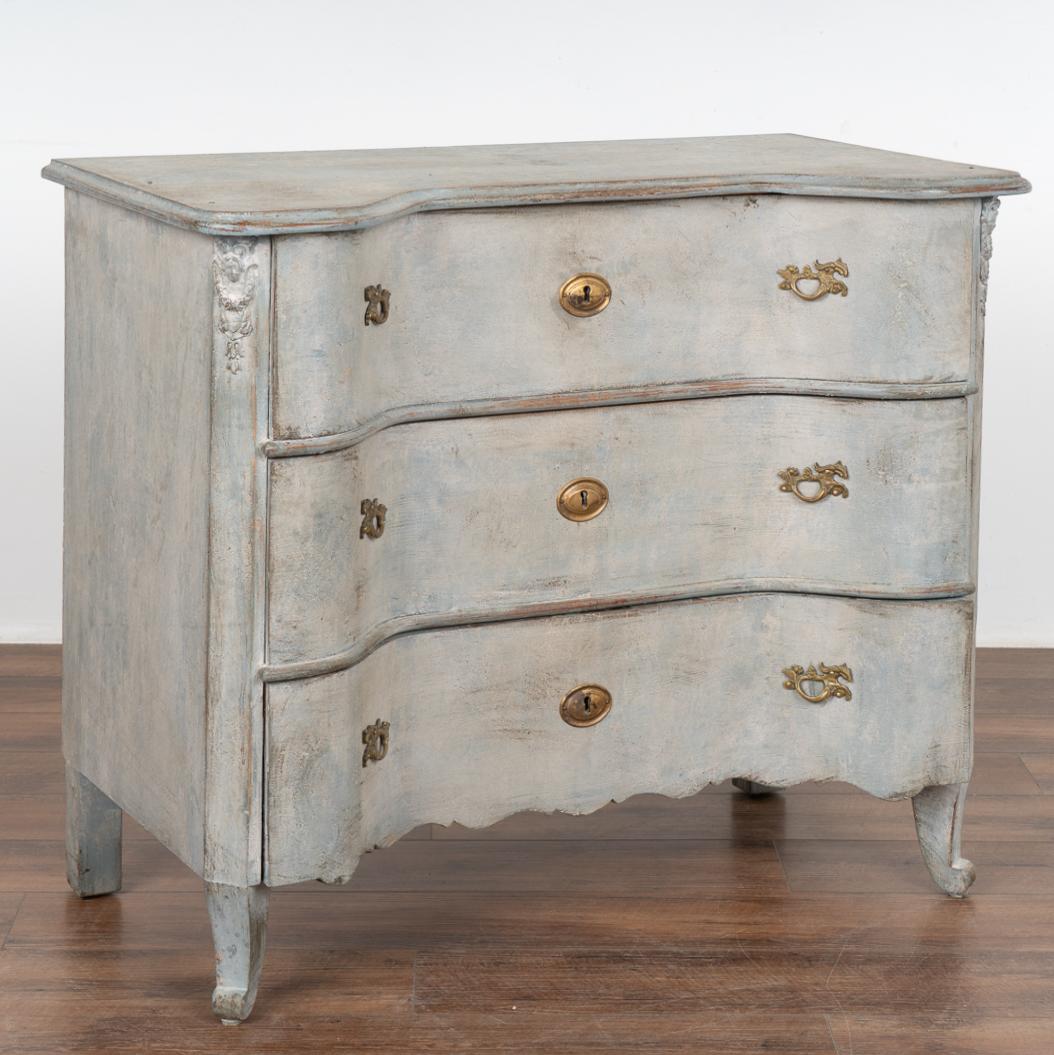 Blue Painted Chest of Three Drawers, Sweden circa 1870 In Good Condition In Round Top, TX