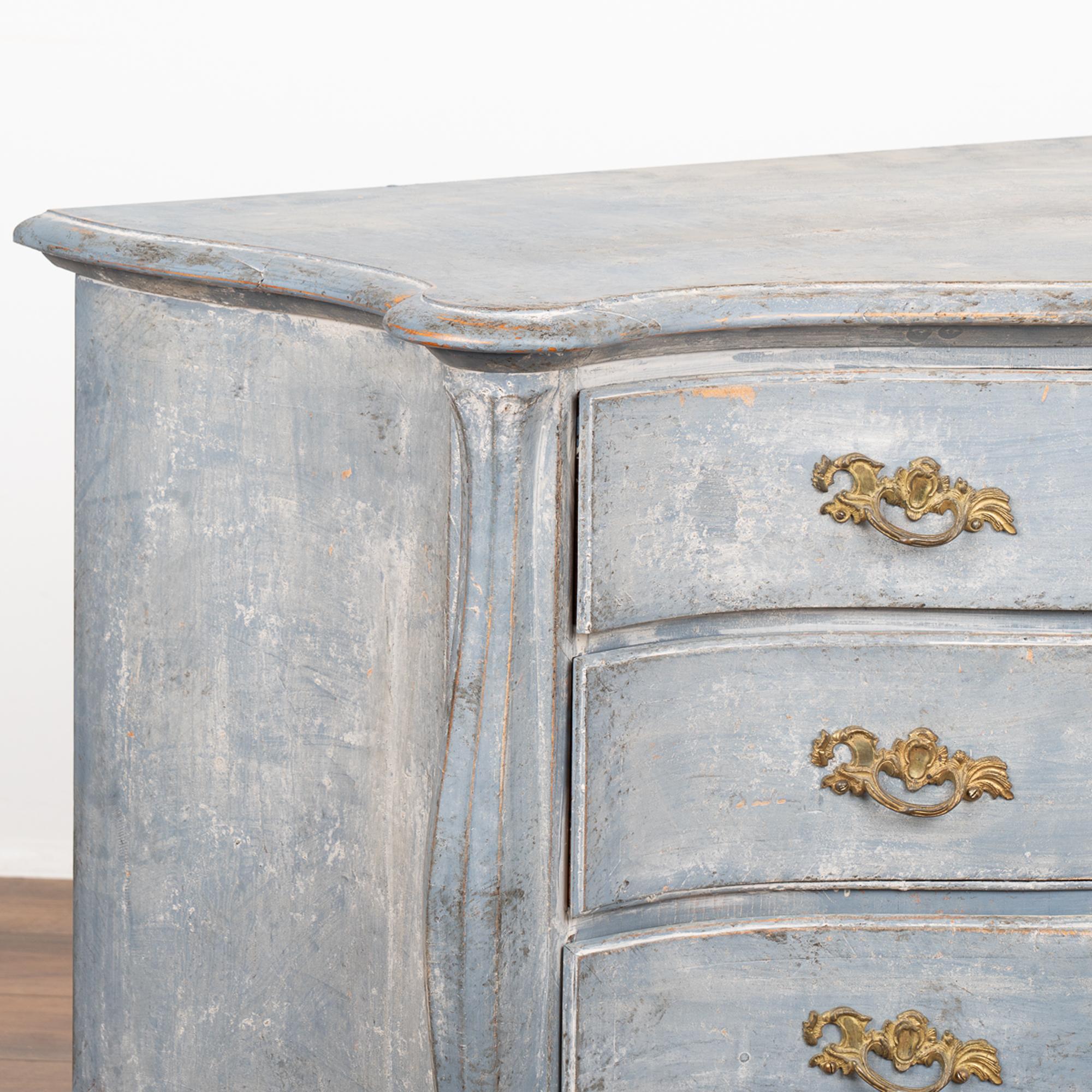 Wood Blue Painted Chest of Three Drawers with Serpentine Front, Sweden circa 1860-80 For Sale