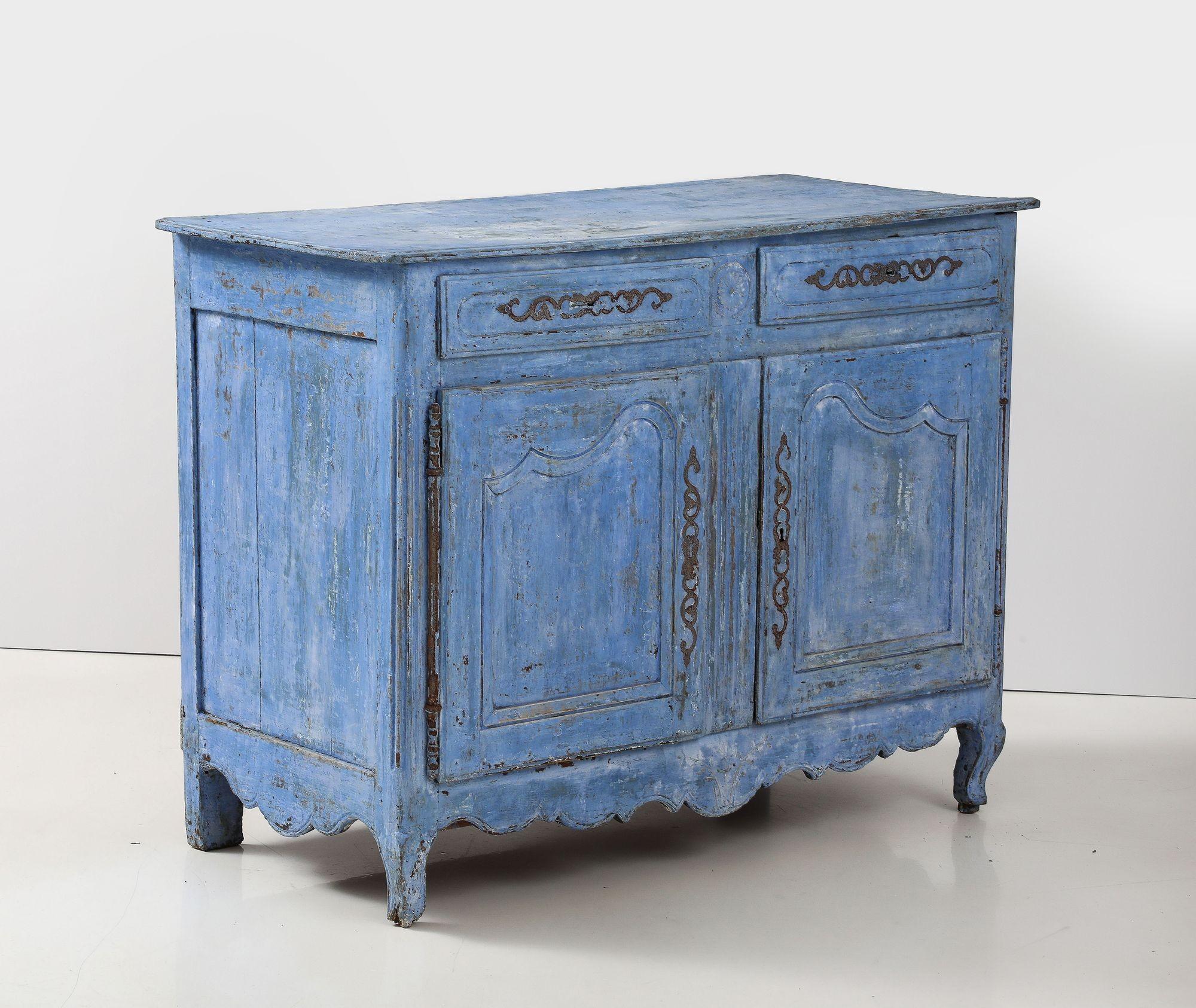 Français Buffet français peint en bleu, milieu du 19e siècle en vente