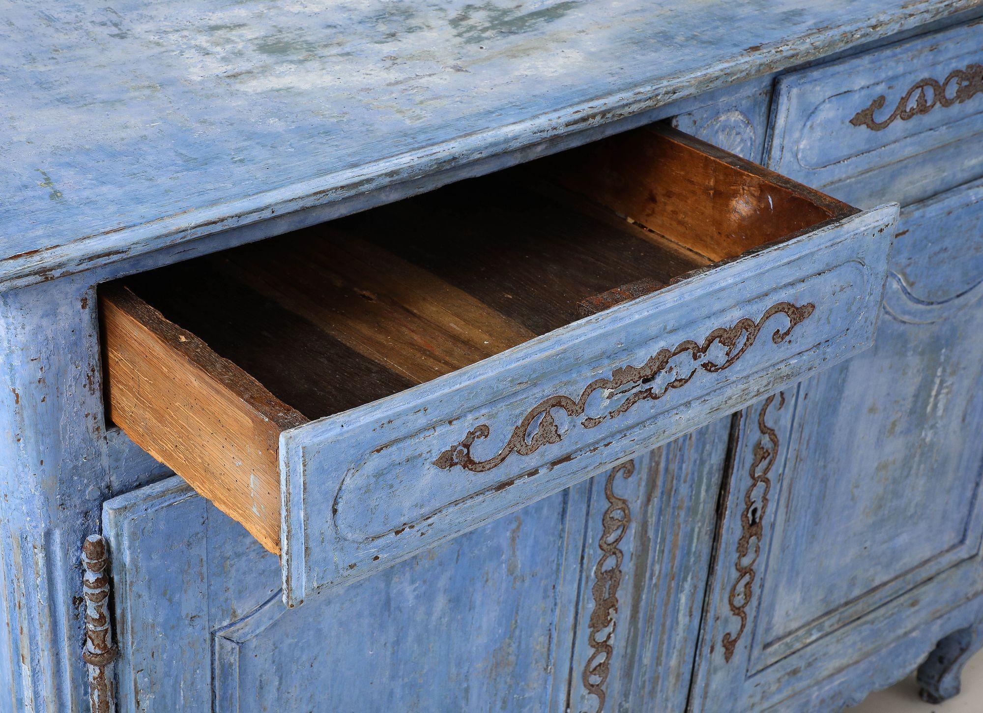 Buffet français peint en bleu, milieu du 19e siècle en vente 3