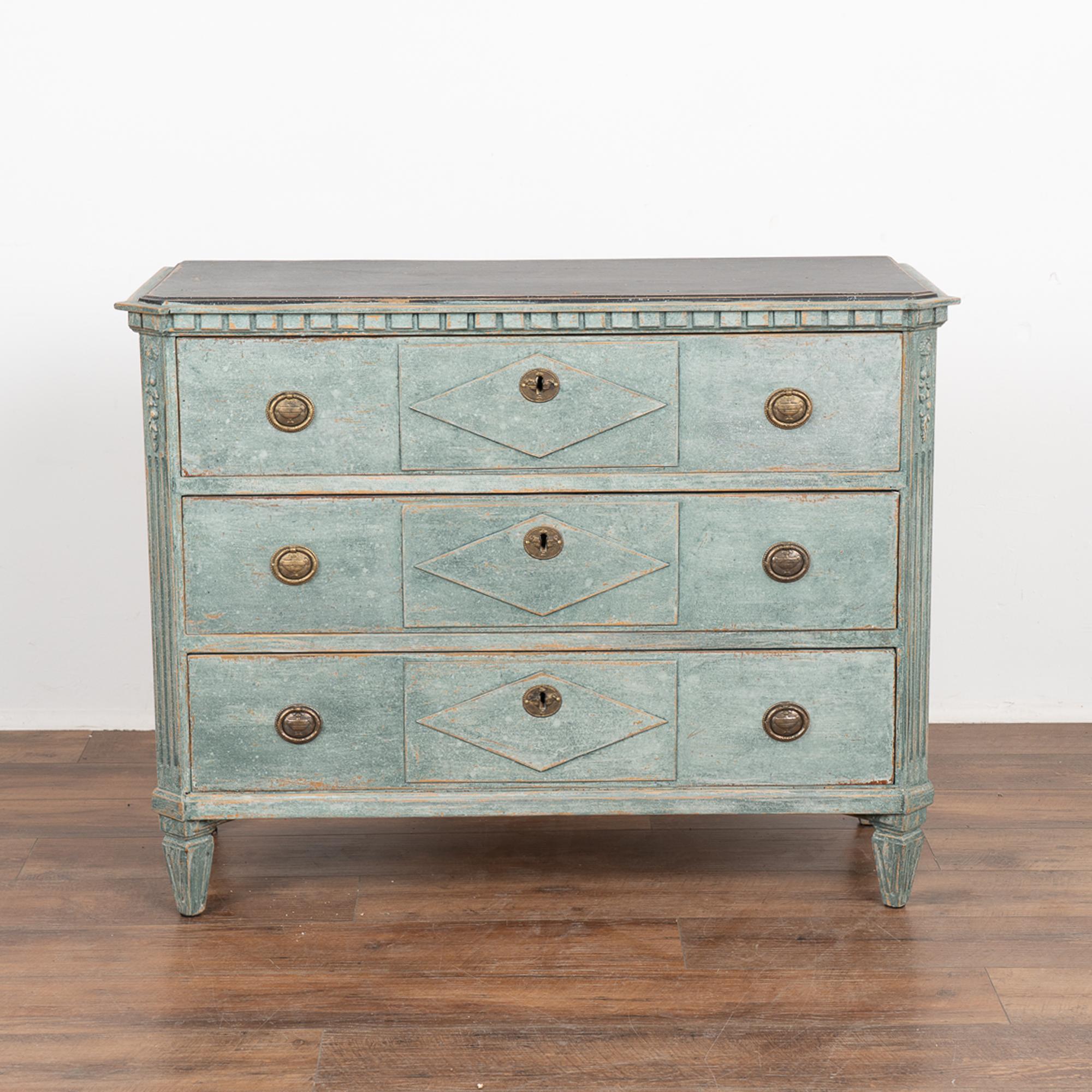 Blue Painted Gustavian Pine Chest of Three Drawers, Sweden circa 1860-80 In Good Condition In Round Top, TX