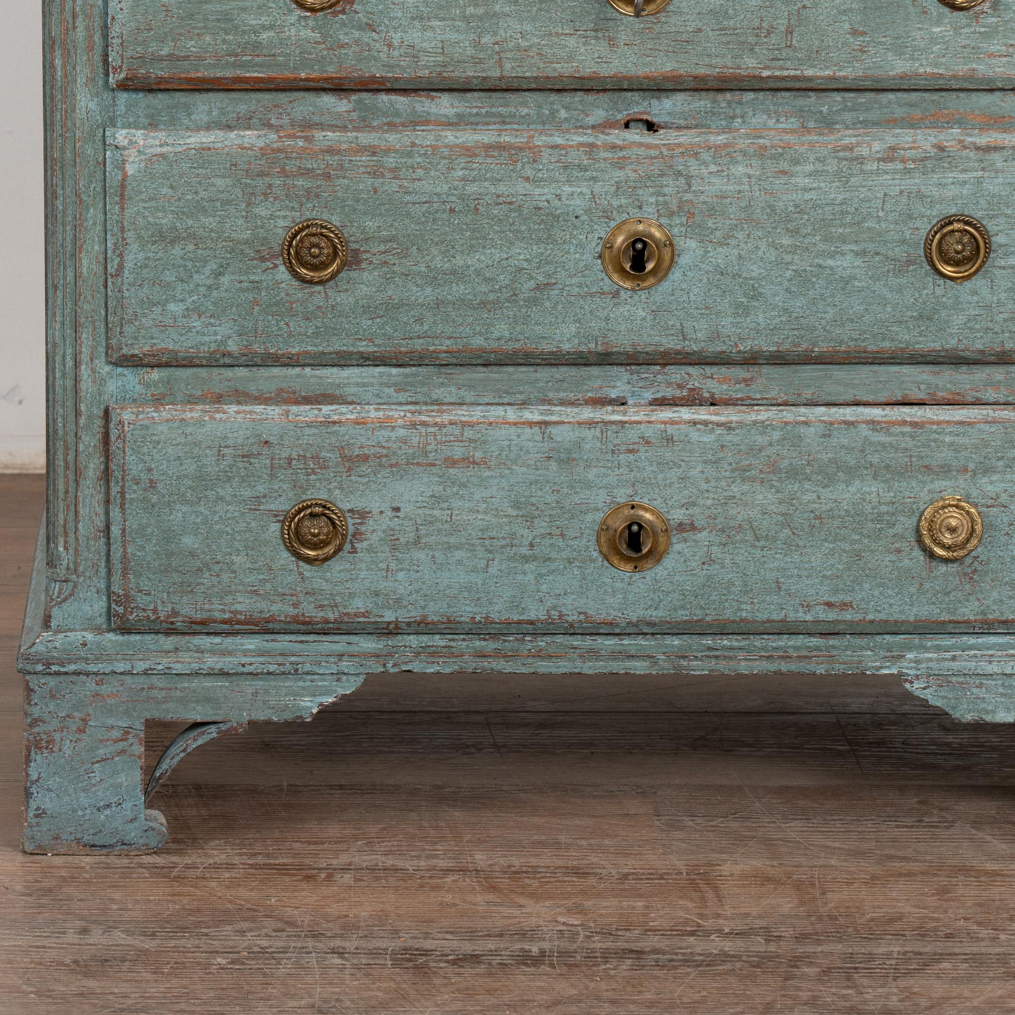 Comò a tre cassetti in Oak dipinto di blu, Danimarca, circa 1820-40 in vendita 4