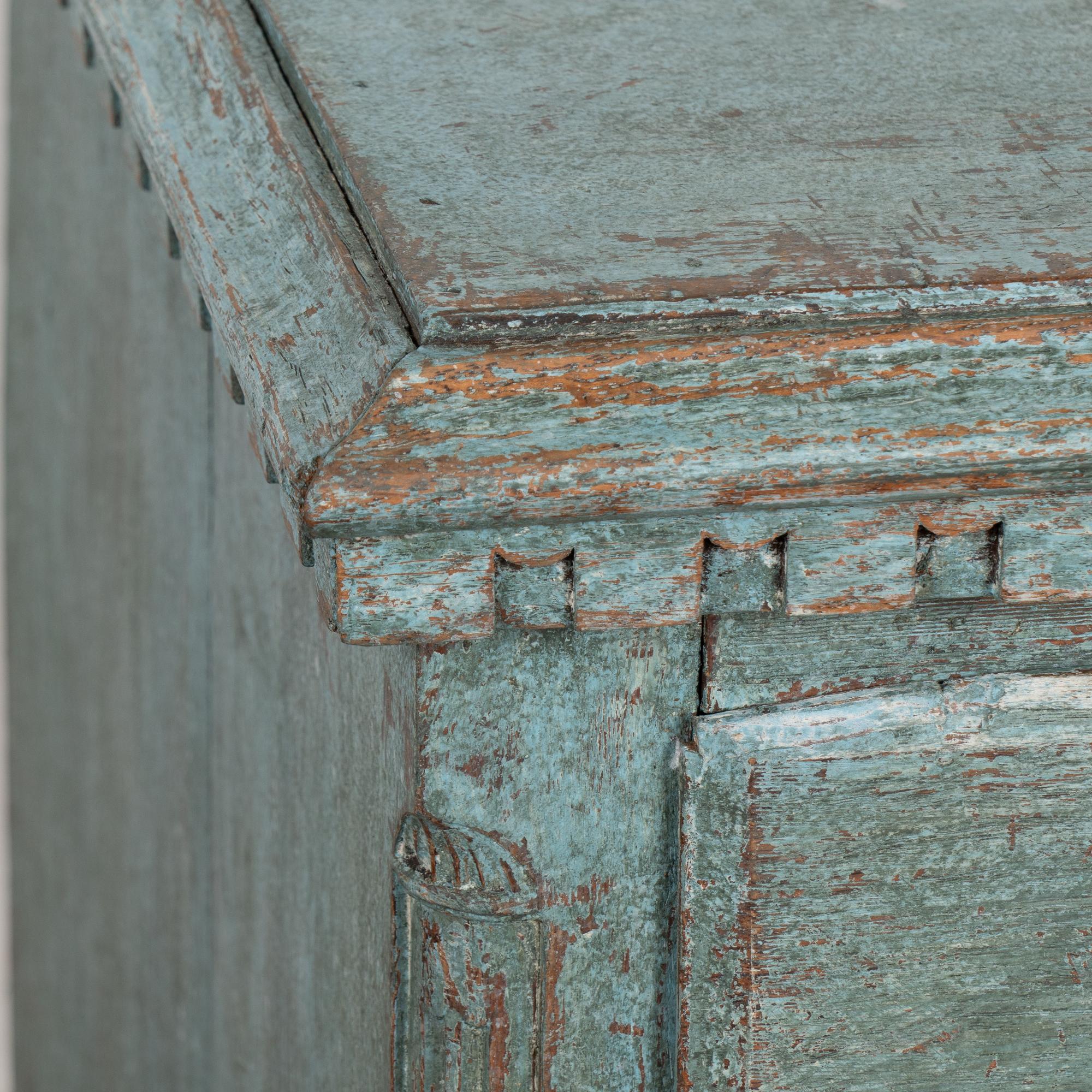 Ottone Comò a tre cassetti in Oak dipinto di blu, Danimarca, circa 1820-40 in vendita